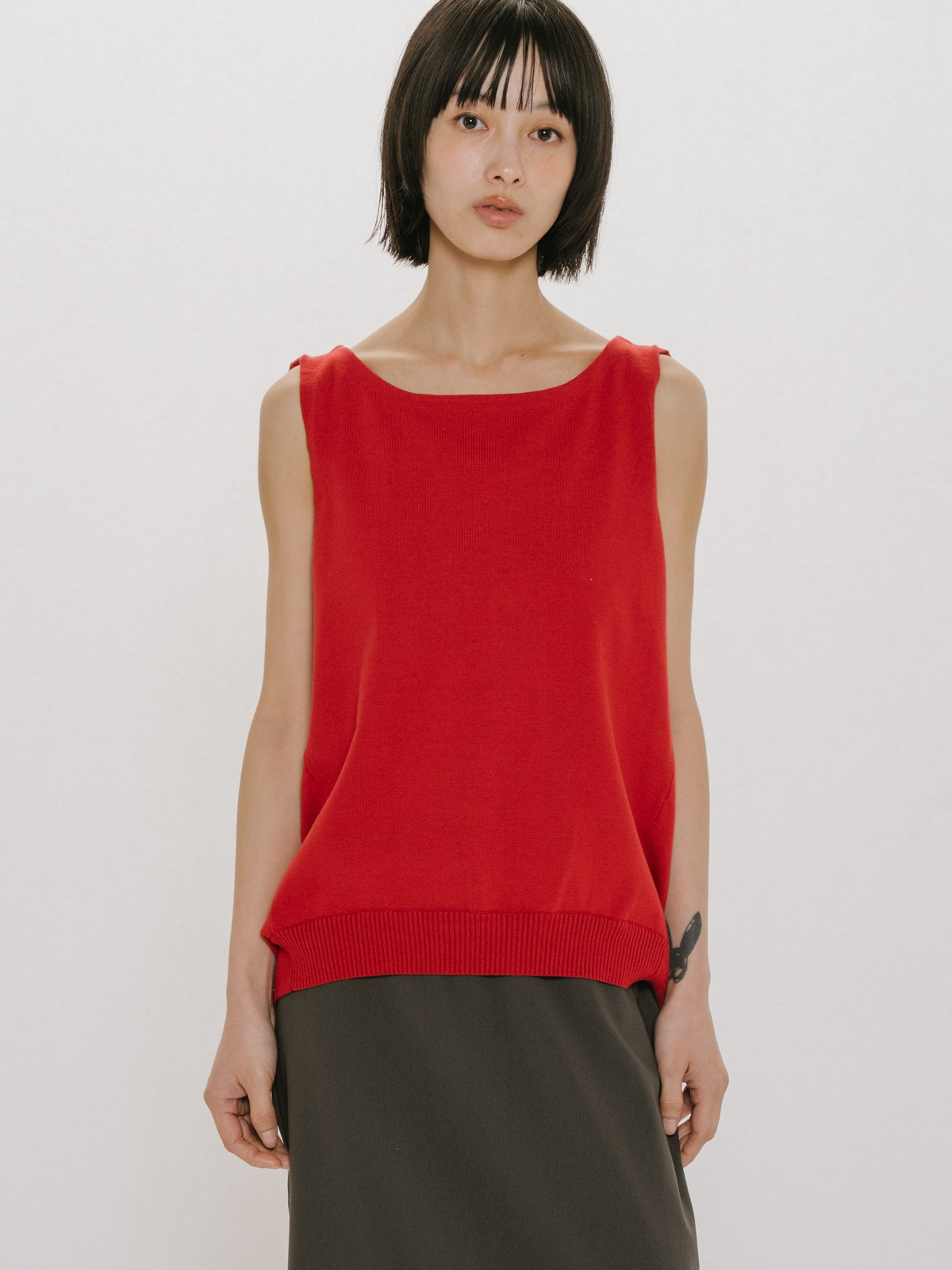 tuck no sleeve wide vest