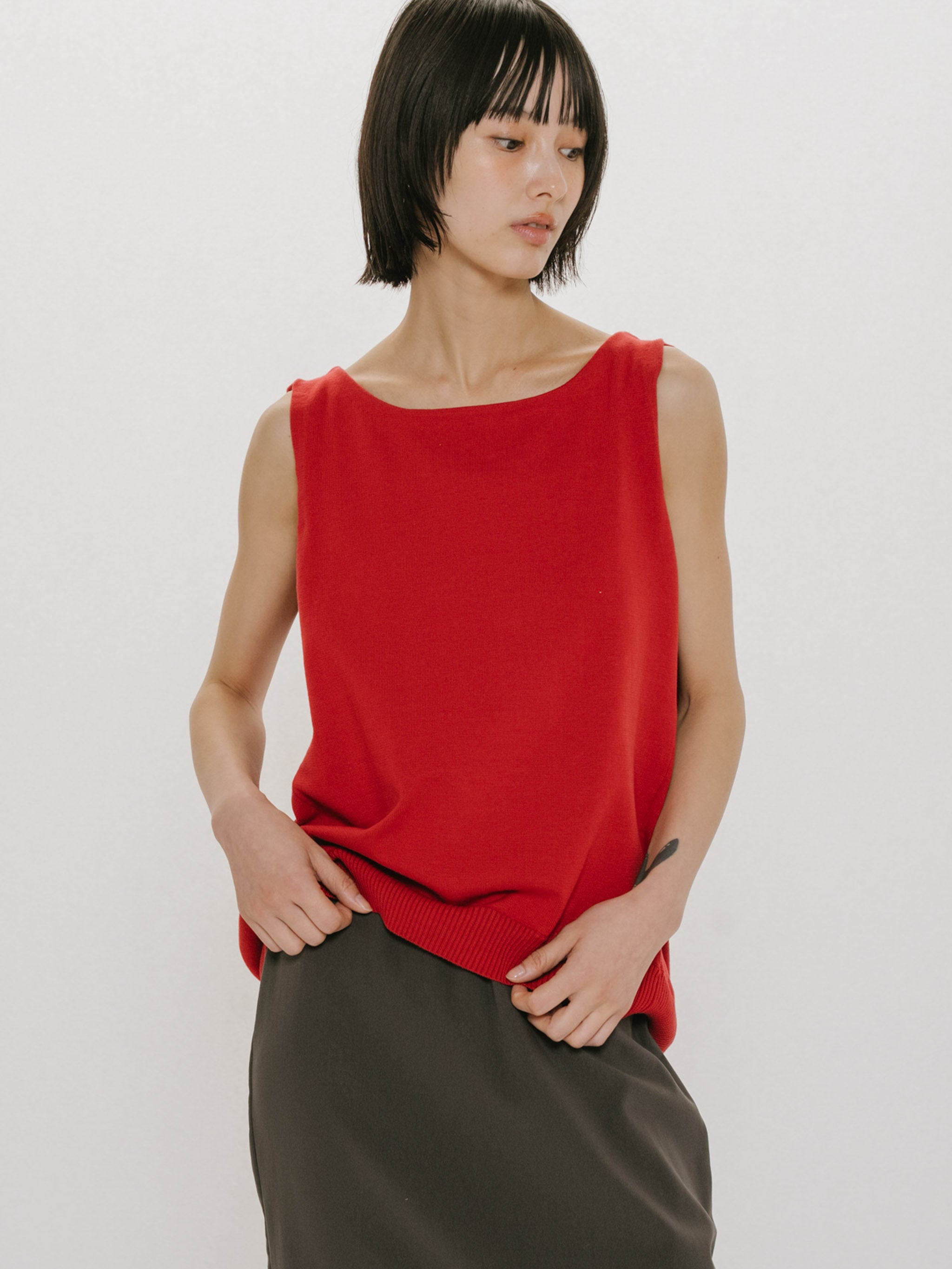 tuck no sleeve wide vest