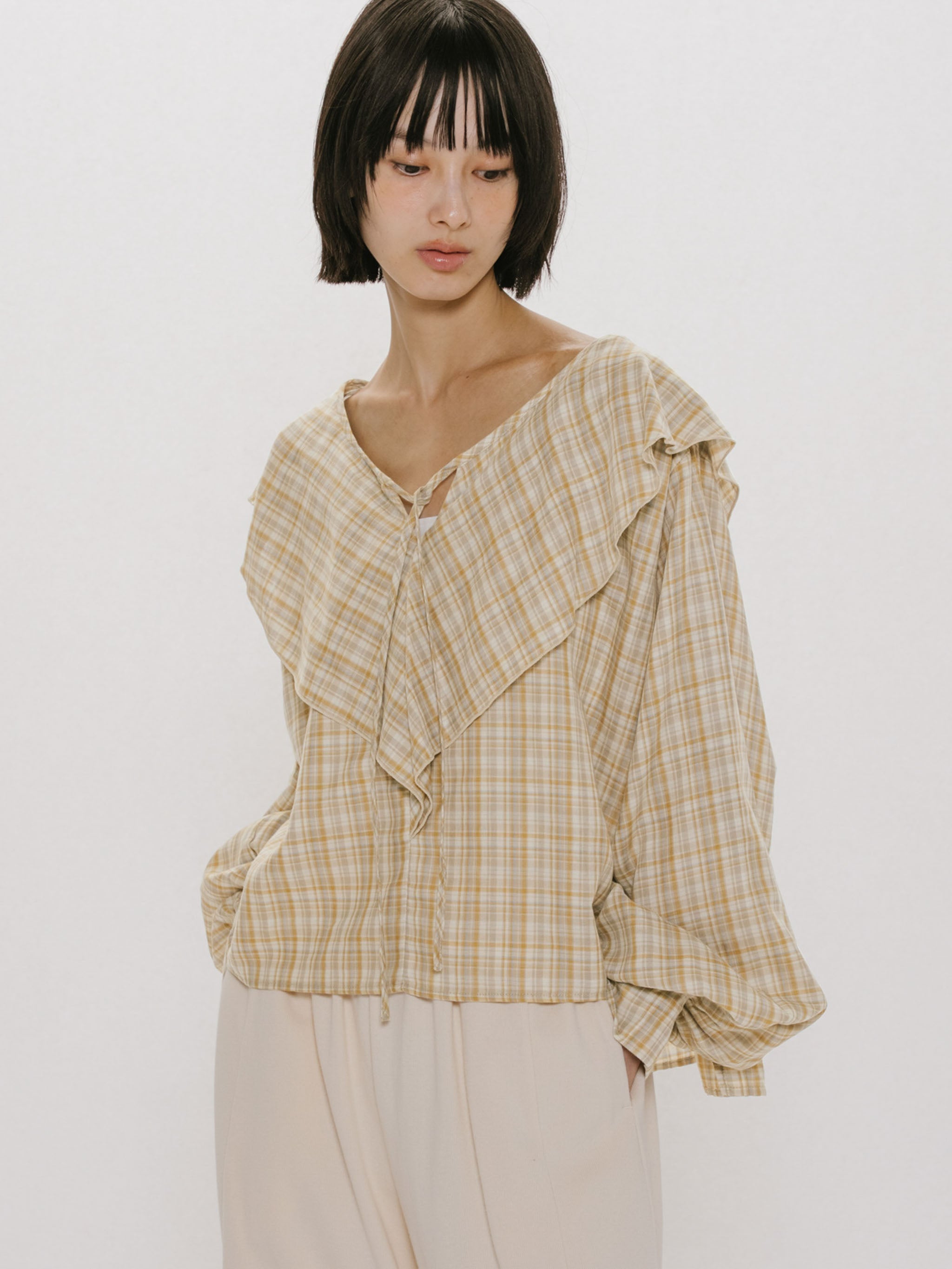 check big frill collar blouse
