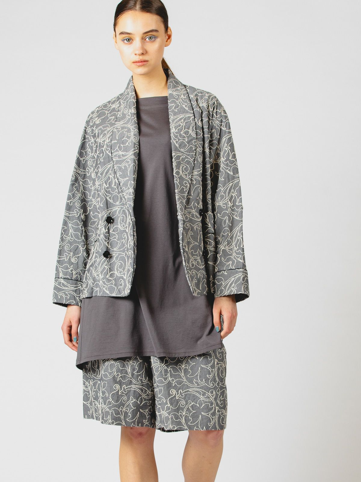 embroidered shawl collar jacket