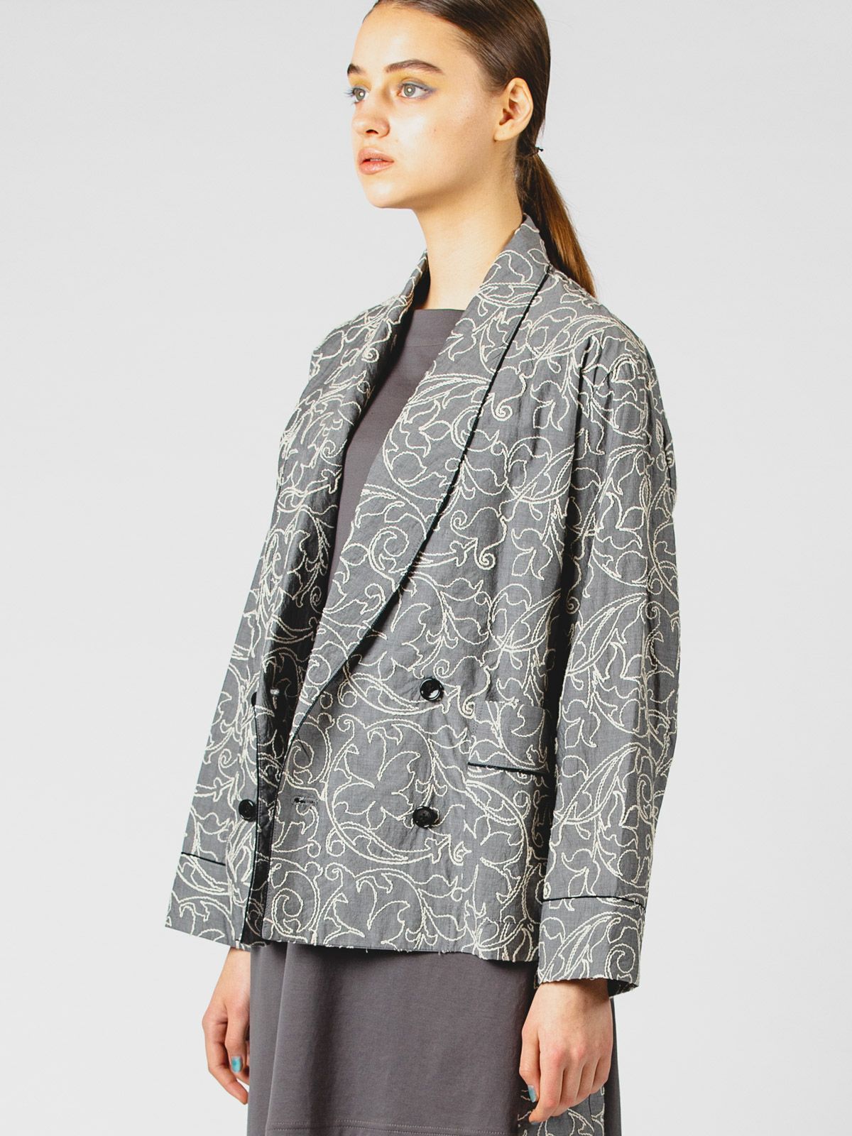 embroidered shawl collar jacket