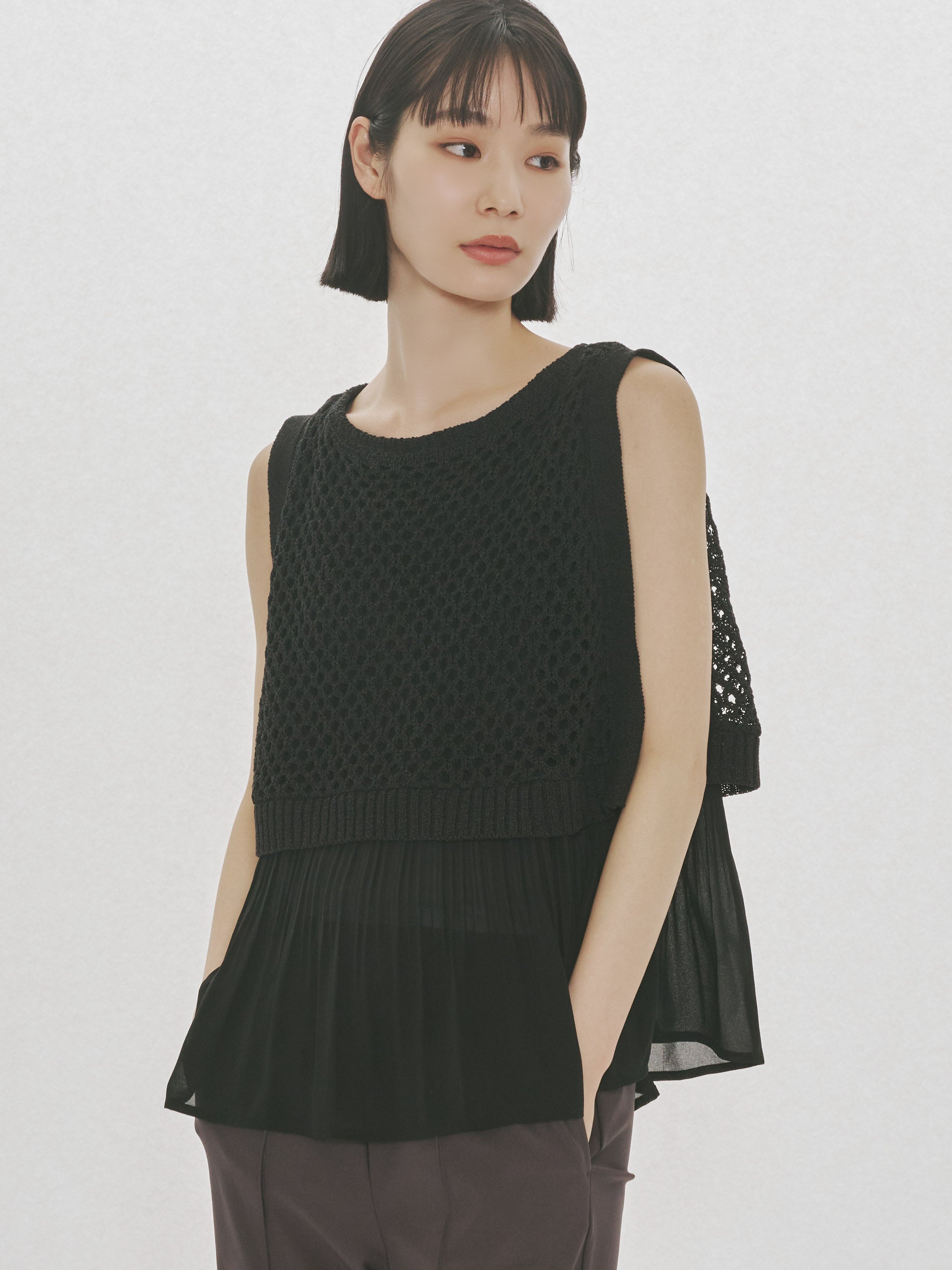 woven pleated layered vest