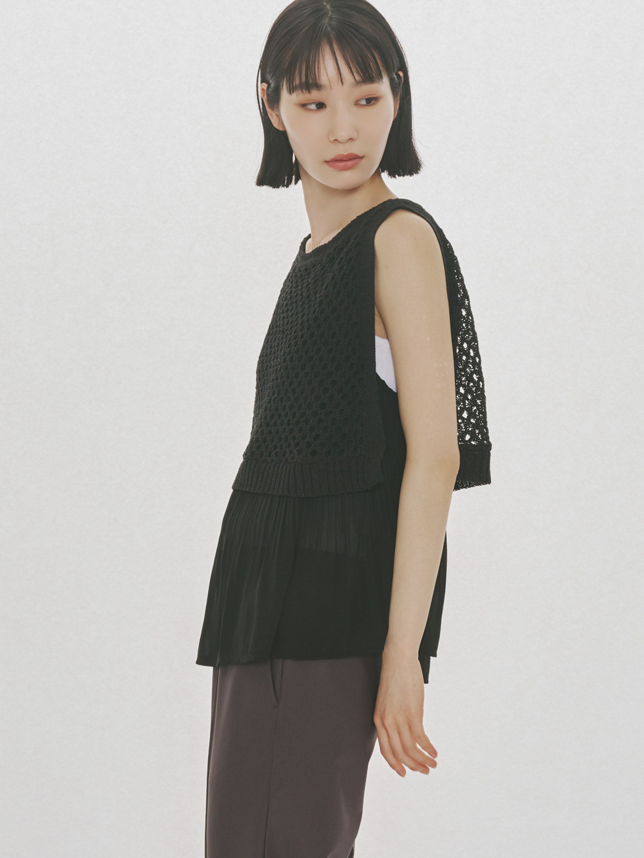 woven pleated layered vest