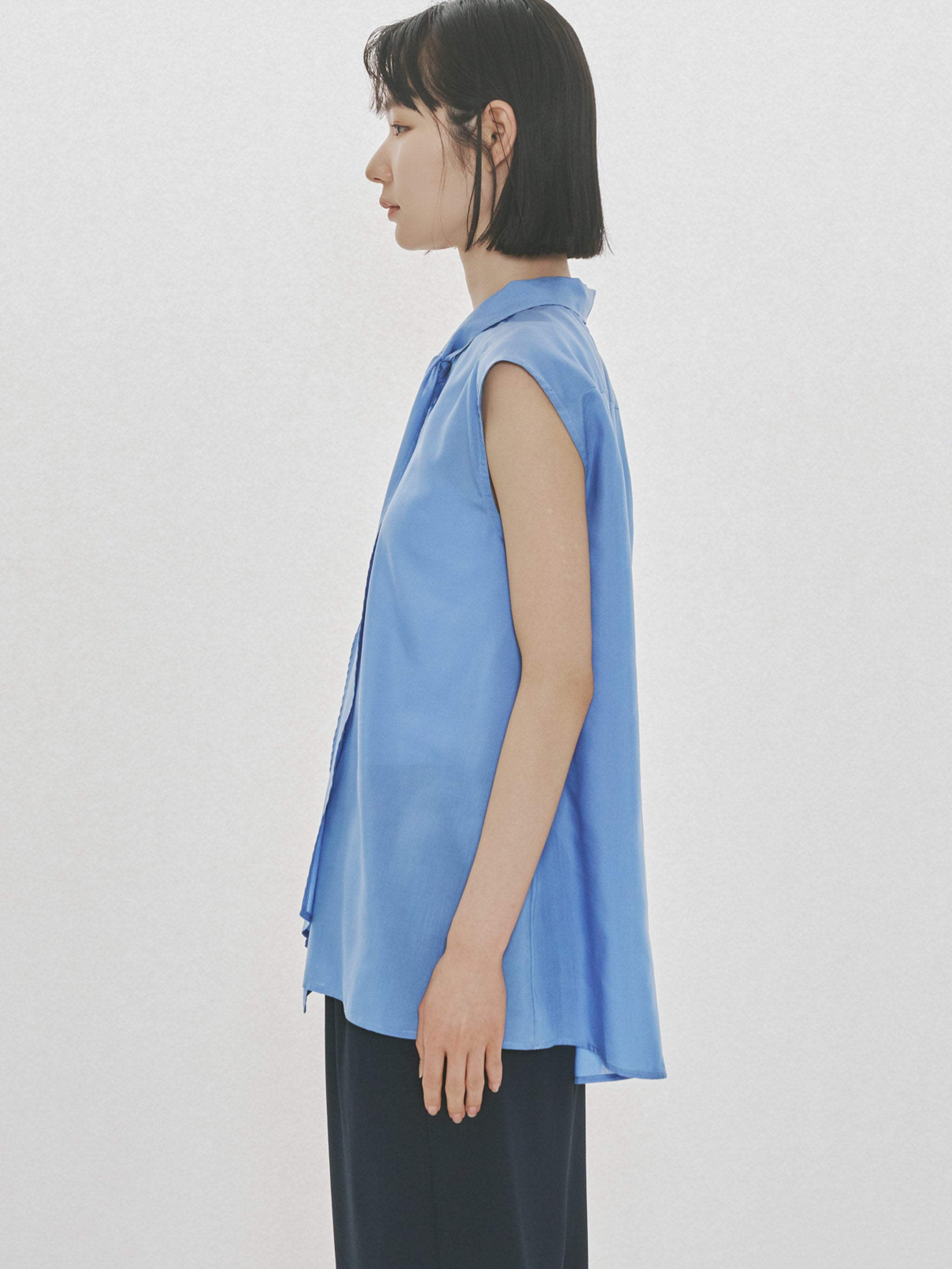 ribbon tie no sleeve blouse