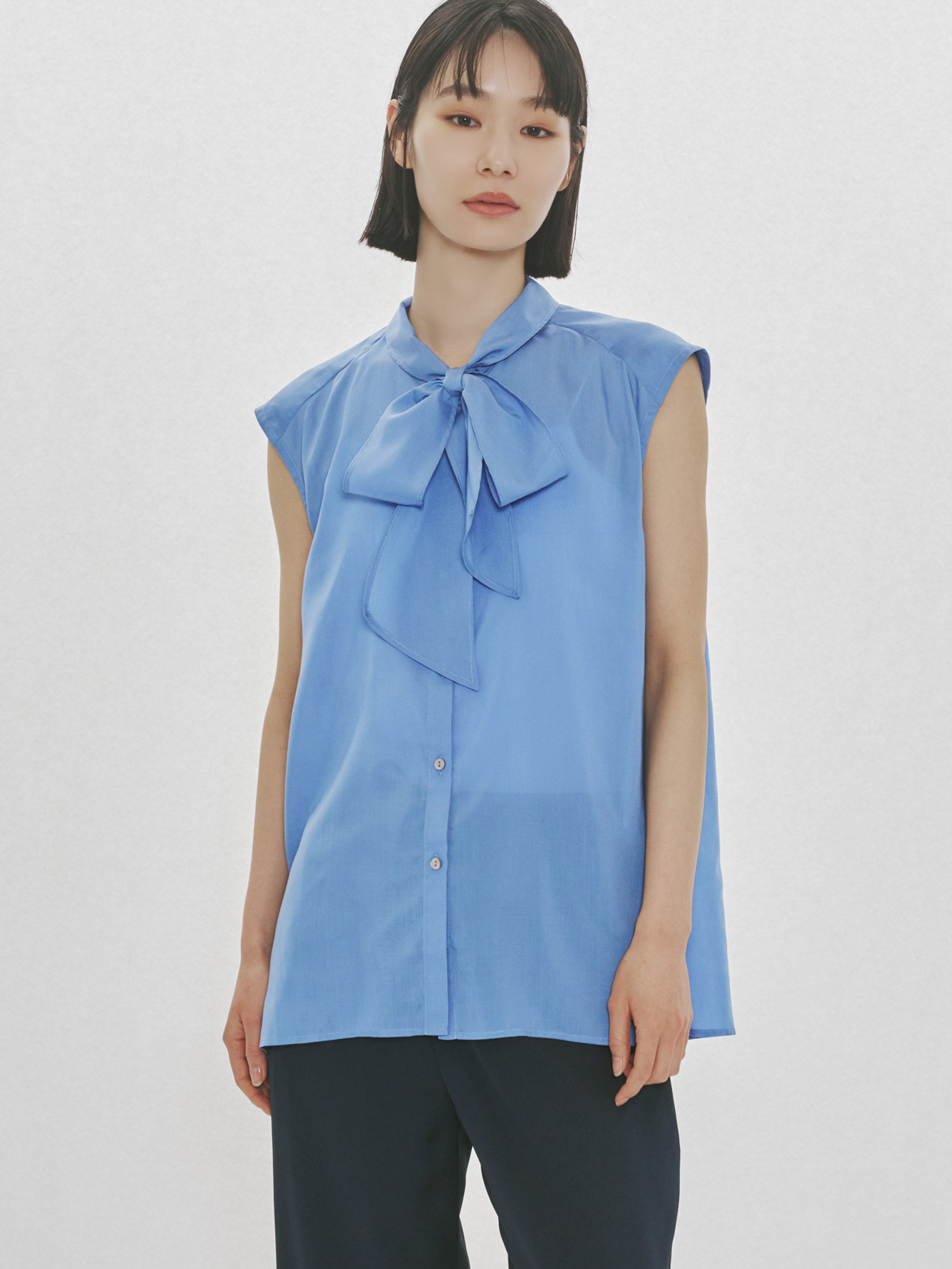 ribbon tie no sleeve blouse