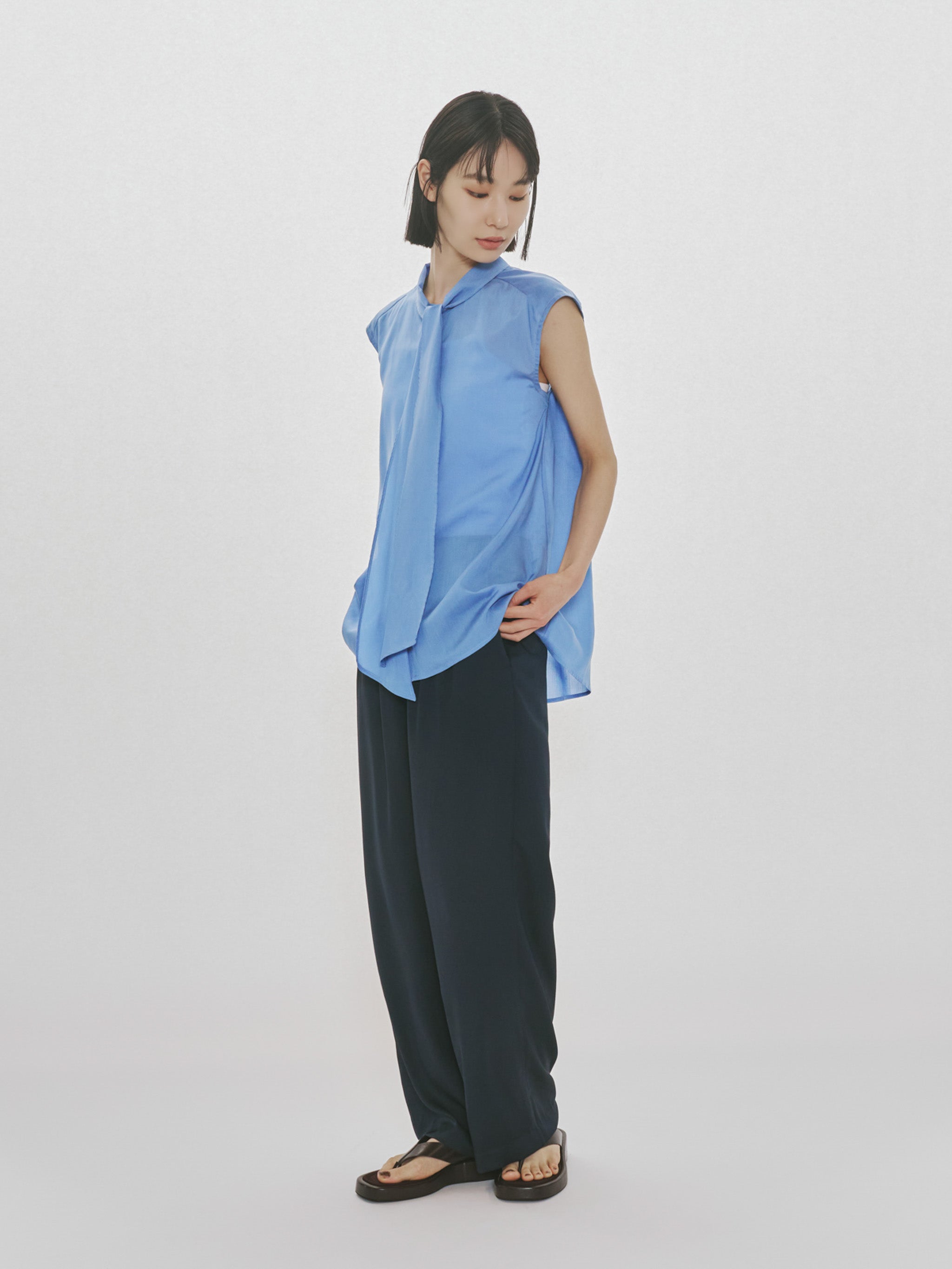 ribbon tie no sleeve blouse