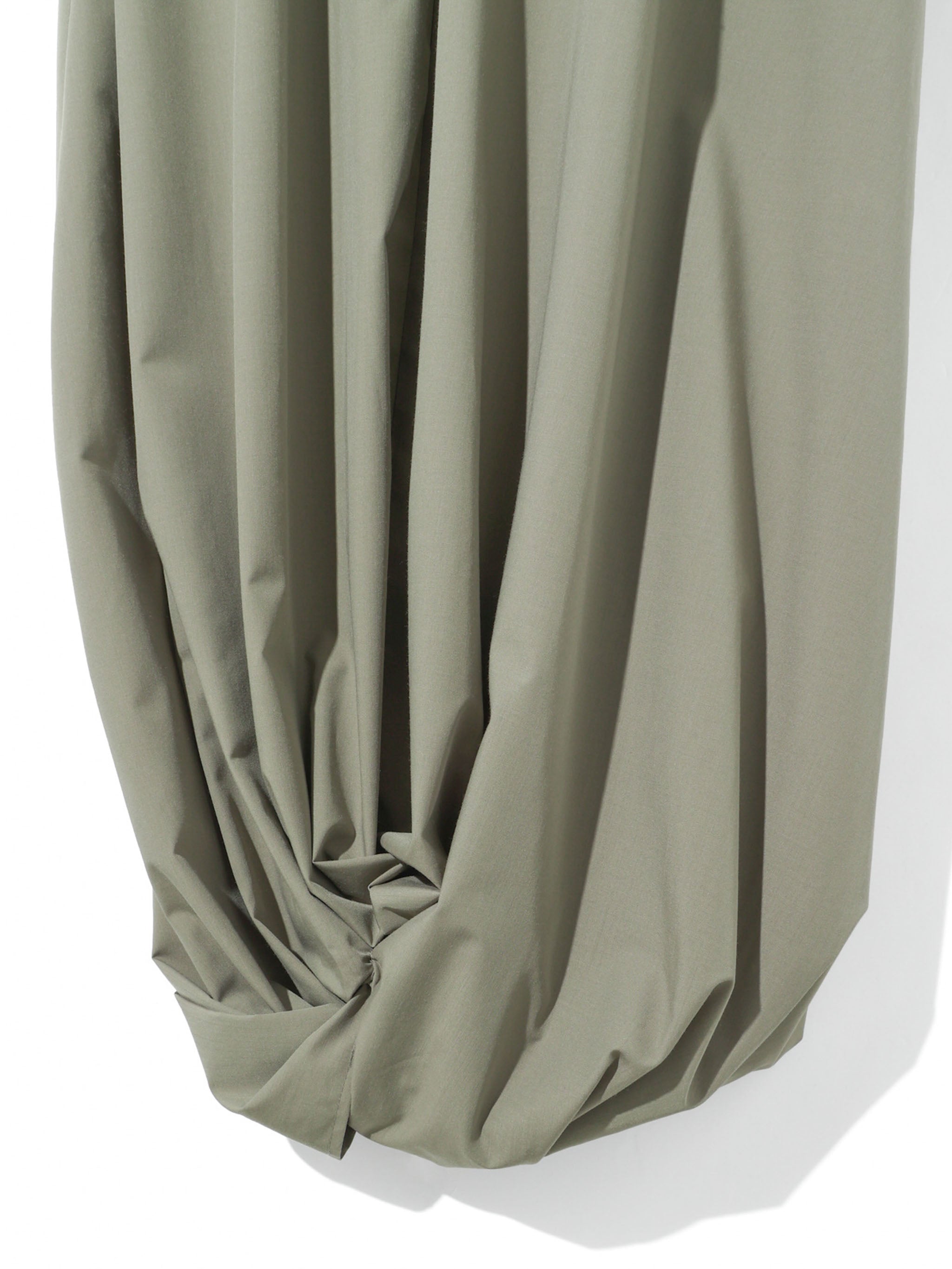 sleeveless twist hem onepiece