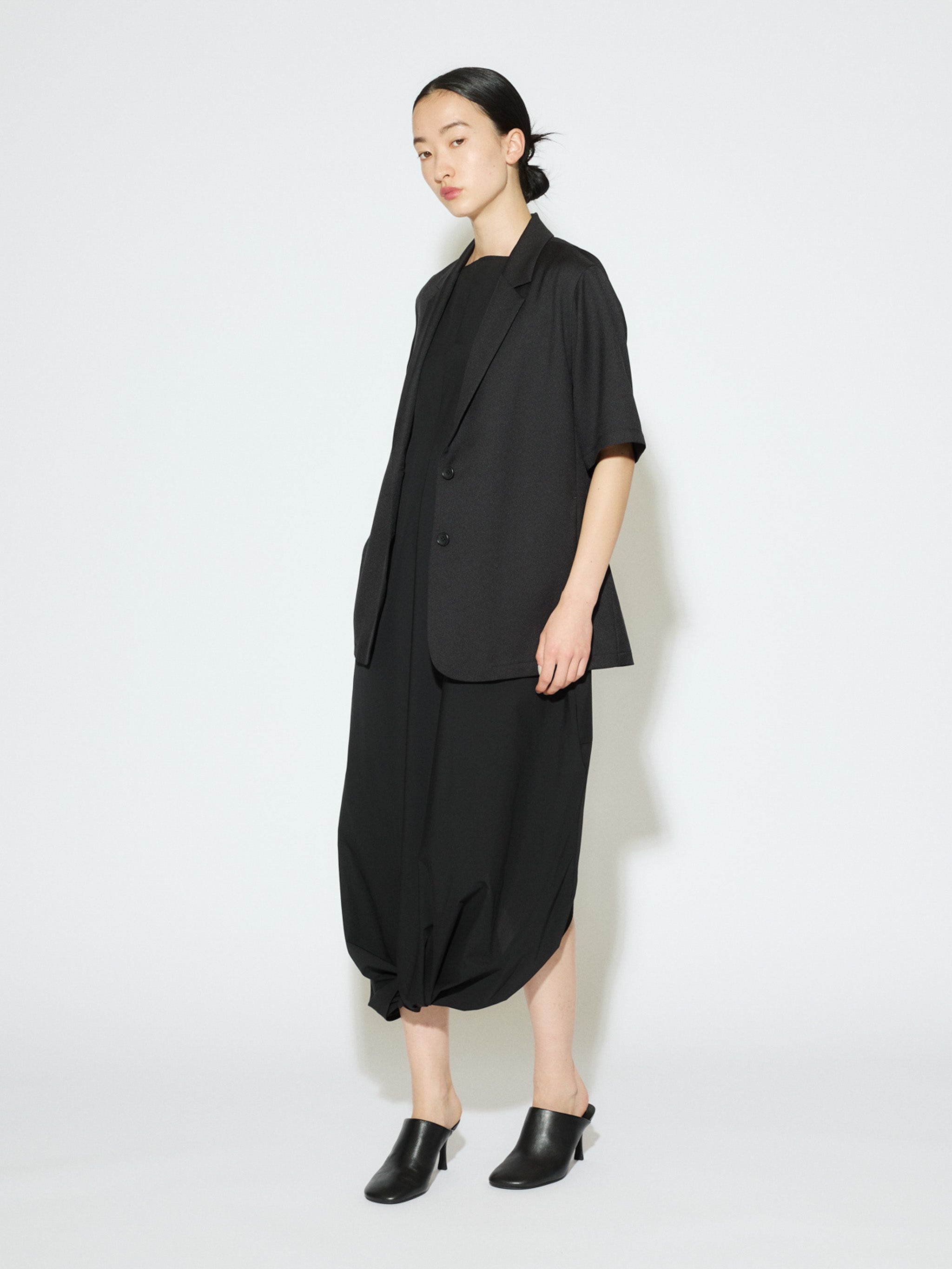 sleeveless twist hem onepiece