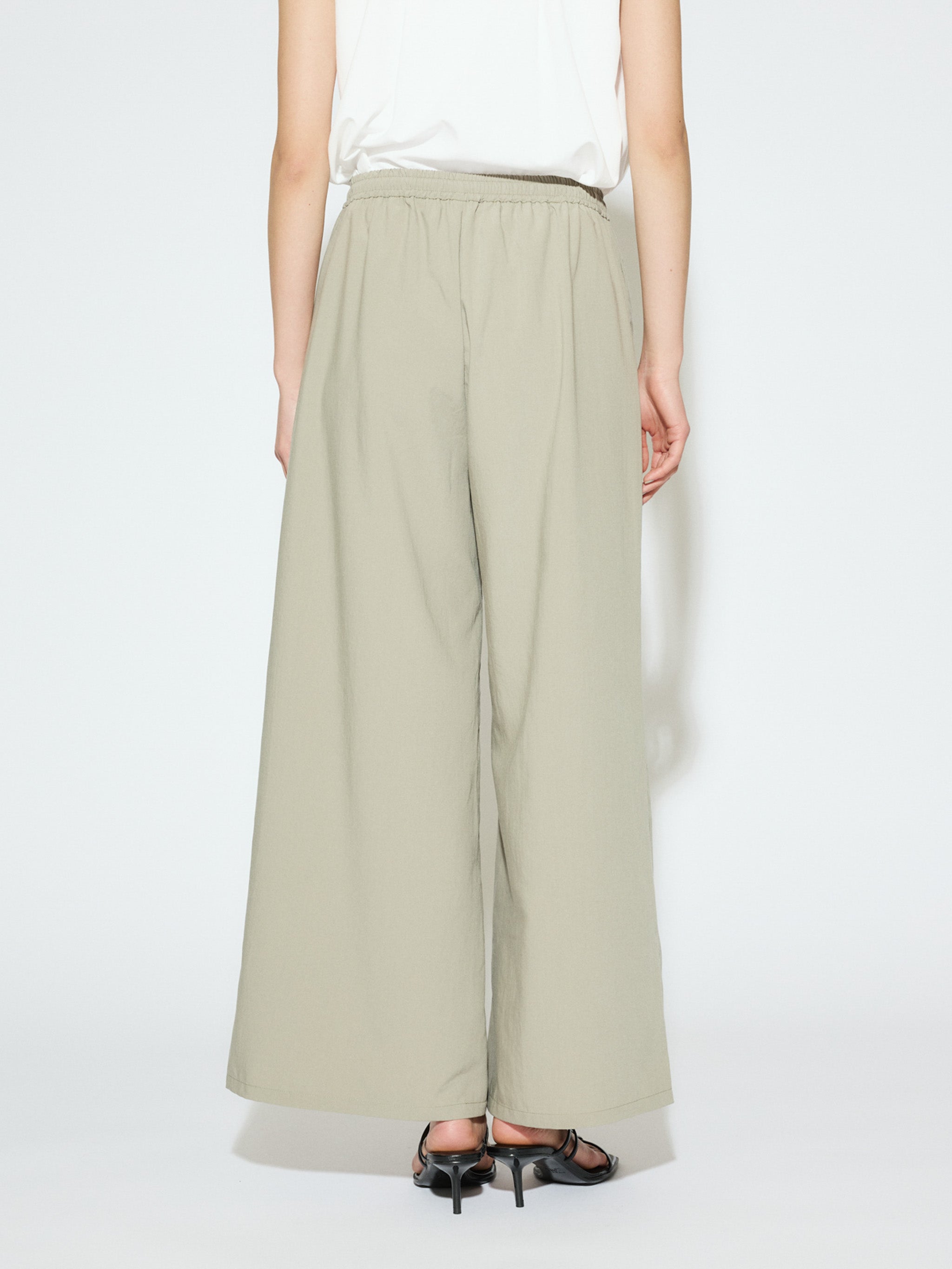 easy baggy slacks.S