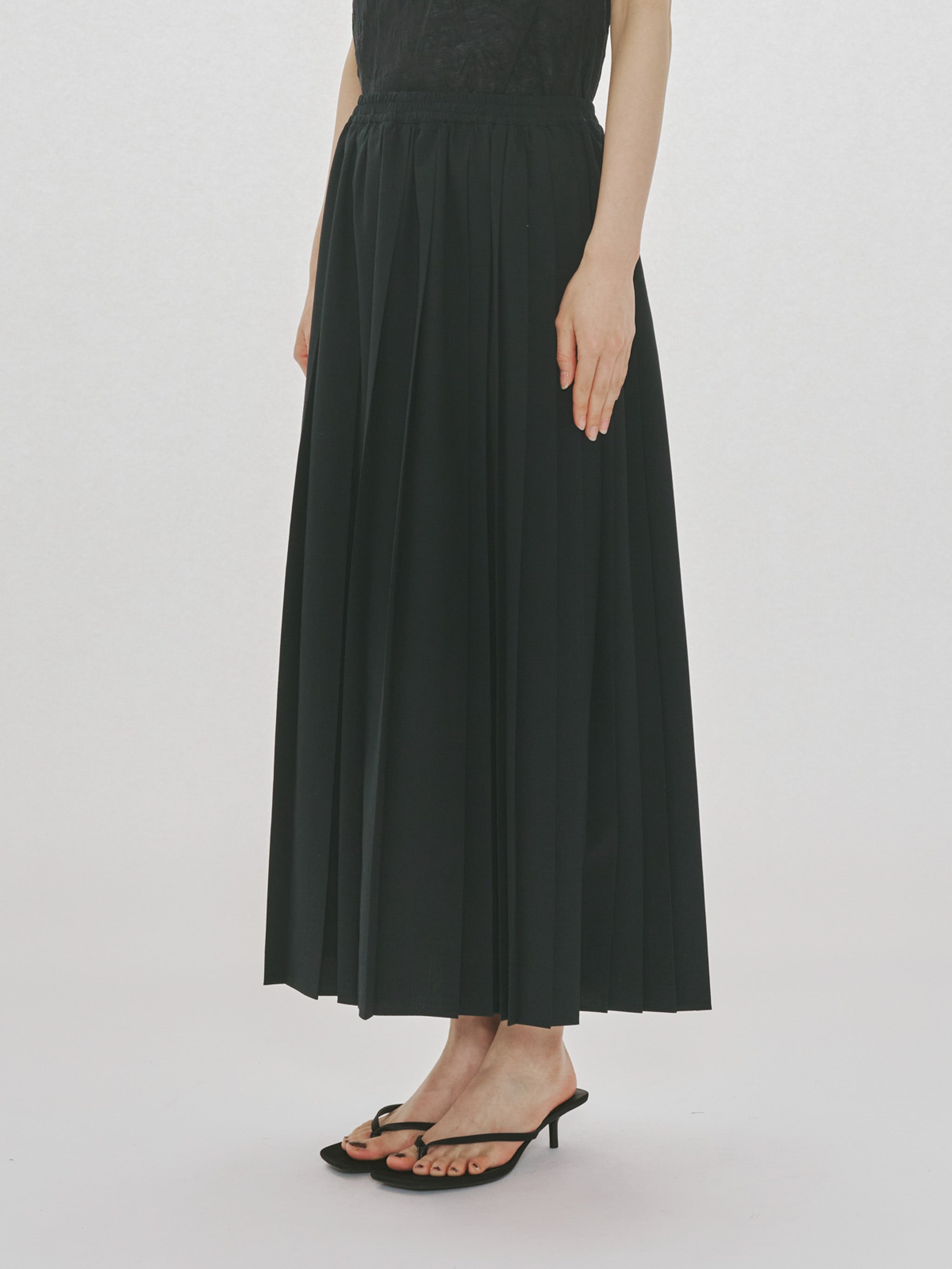 asymmetry pleats skirt