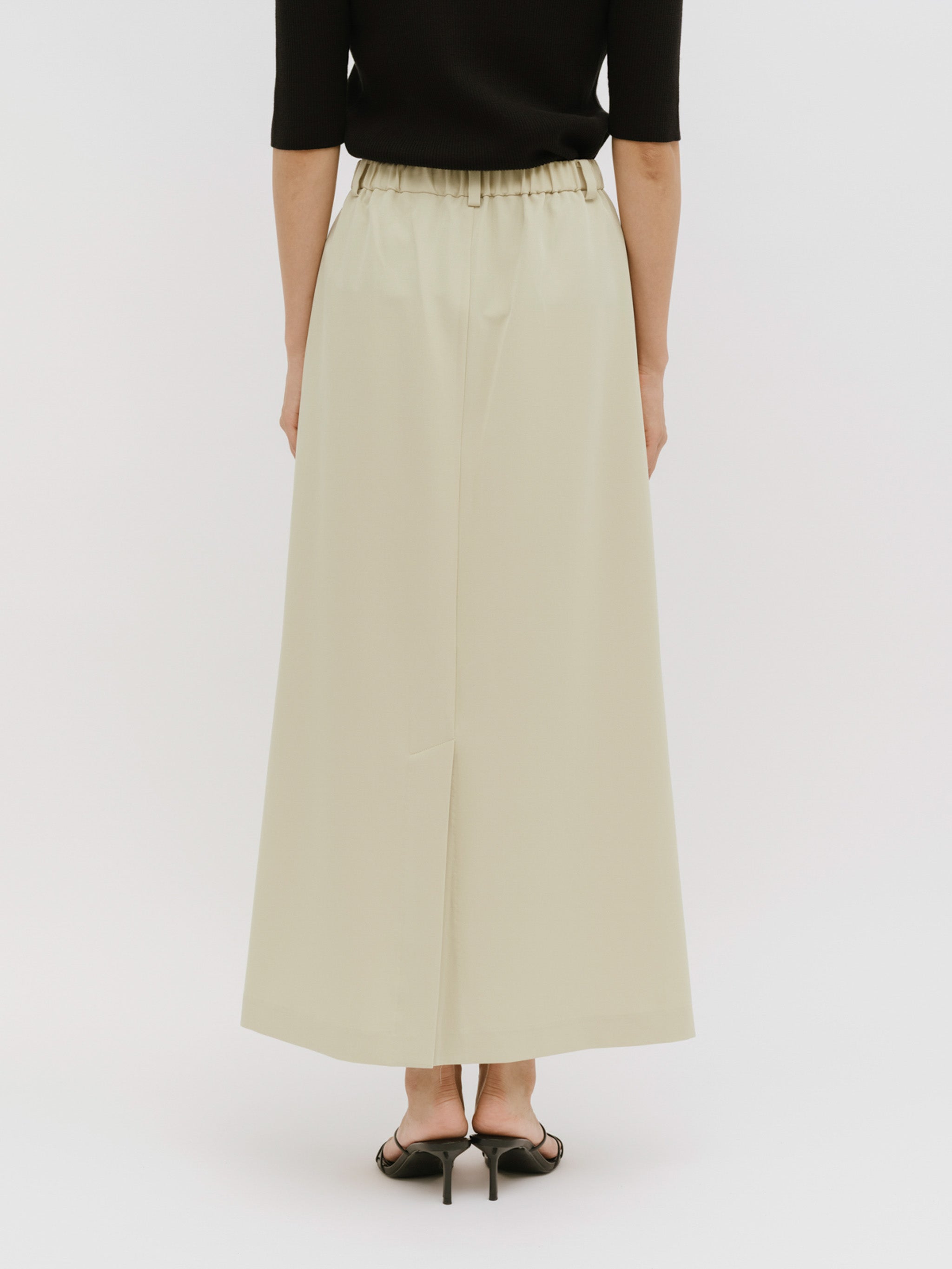 line narrow skirt