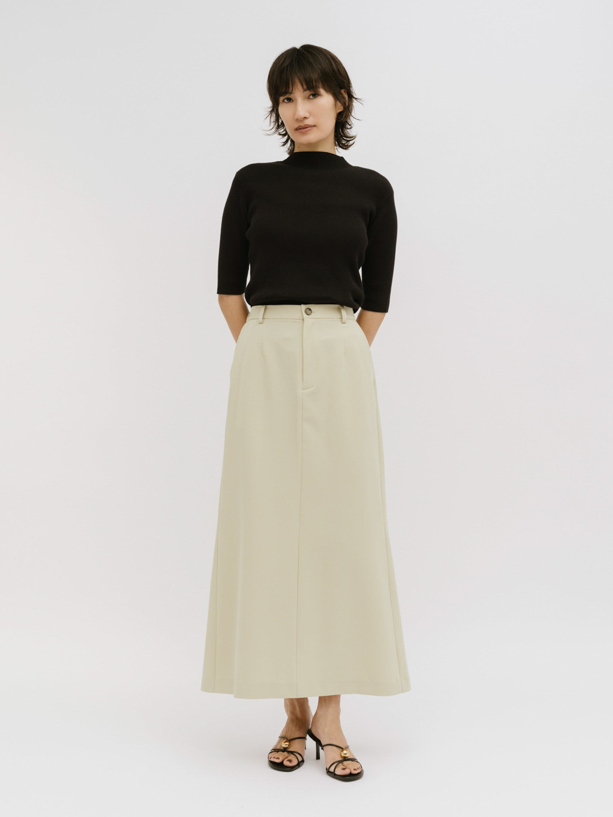 line narrow skirt