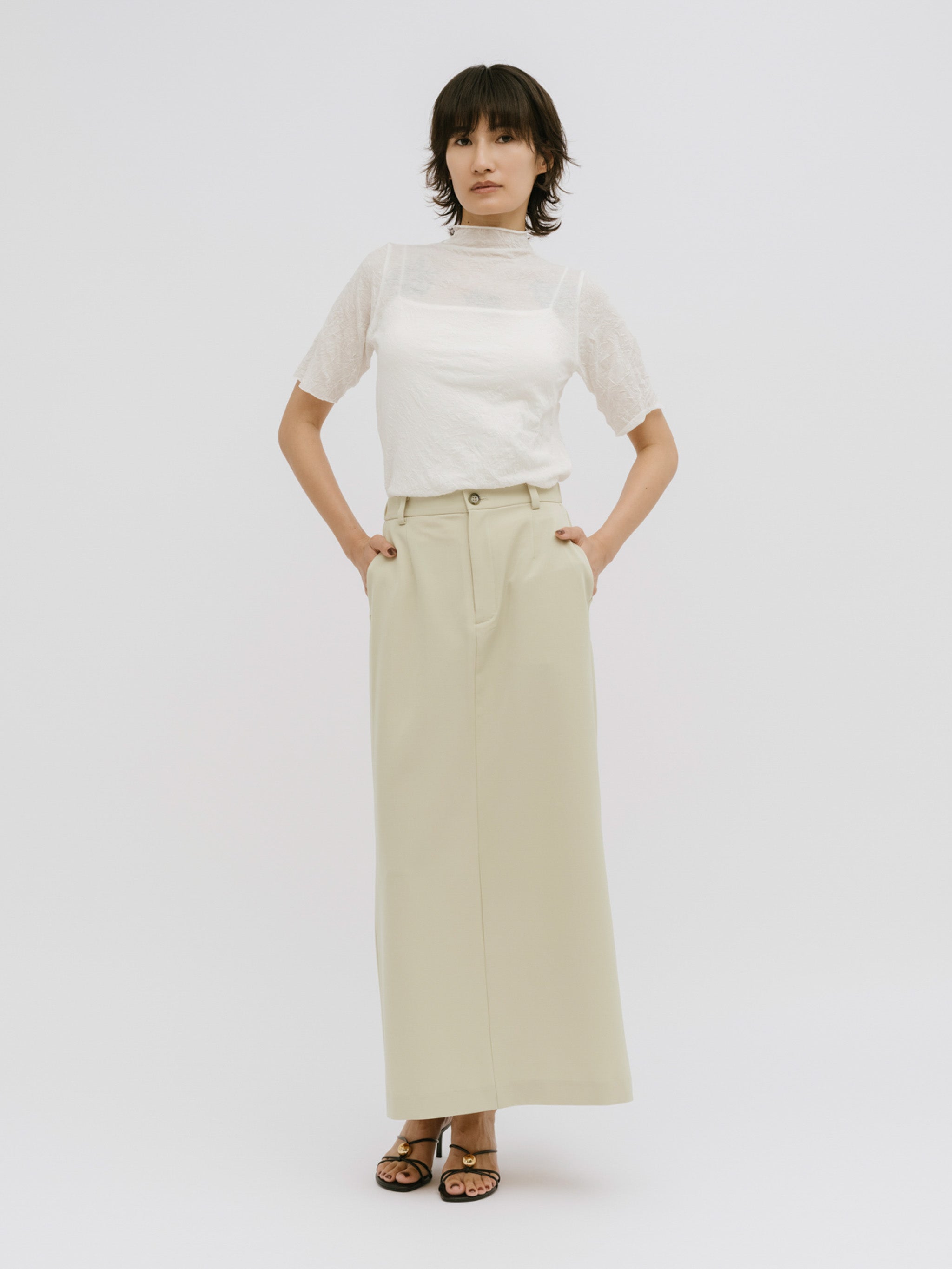 line narrow skirt