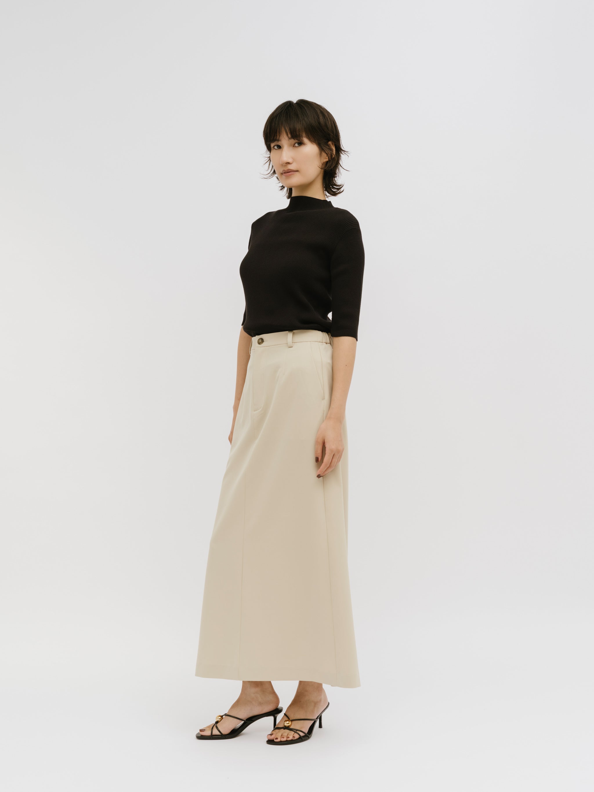 line narrow skirt