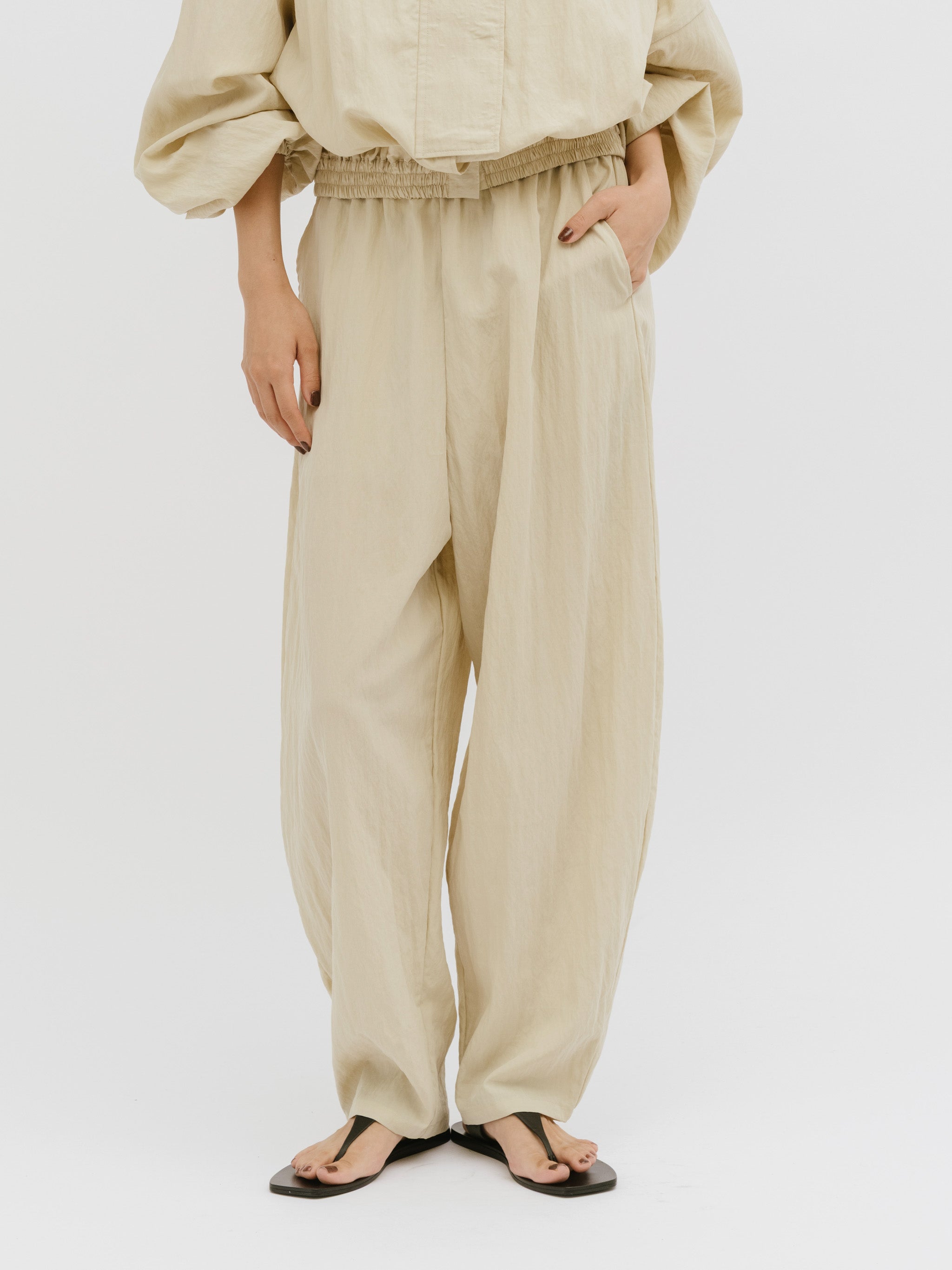 soft carve nylon pants