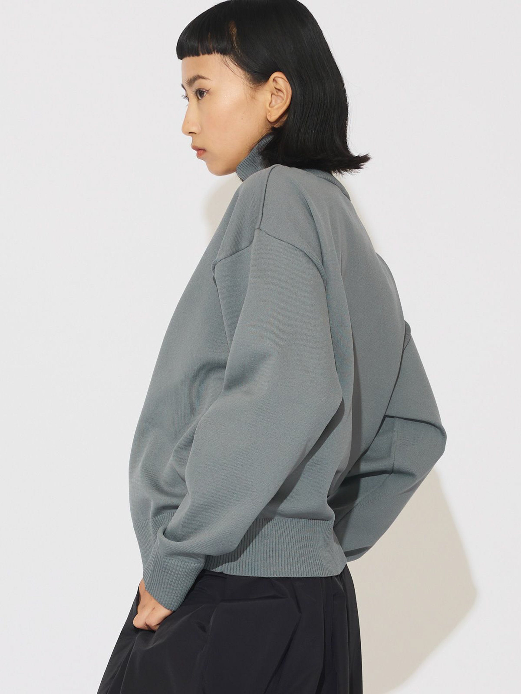 ハイネックジップカーディガン