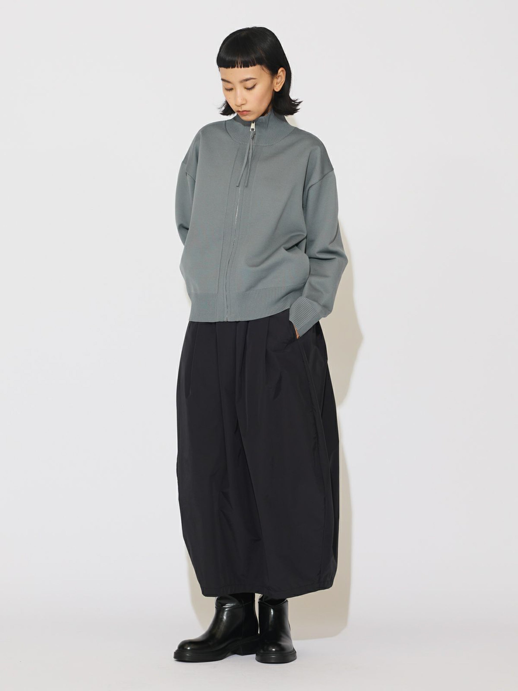 ハイネックジップカーディガン