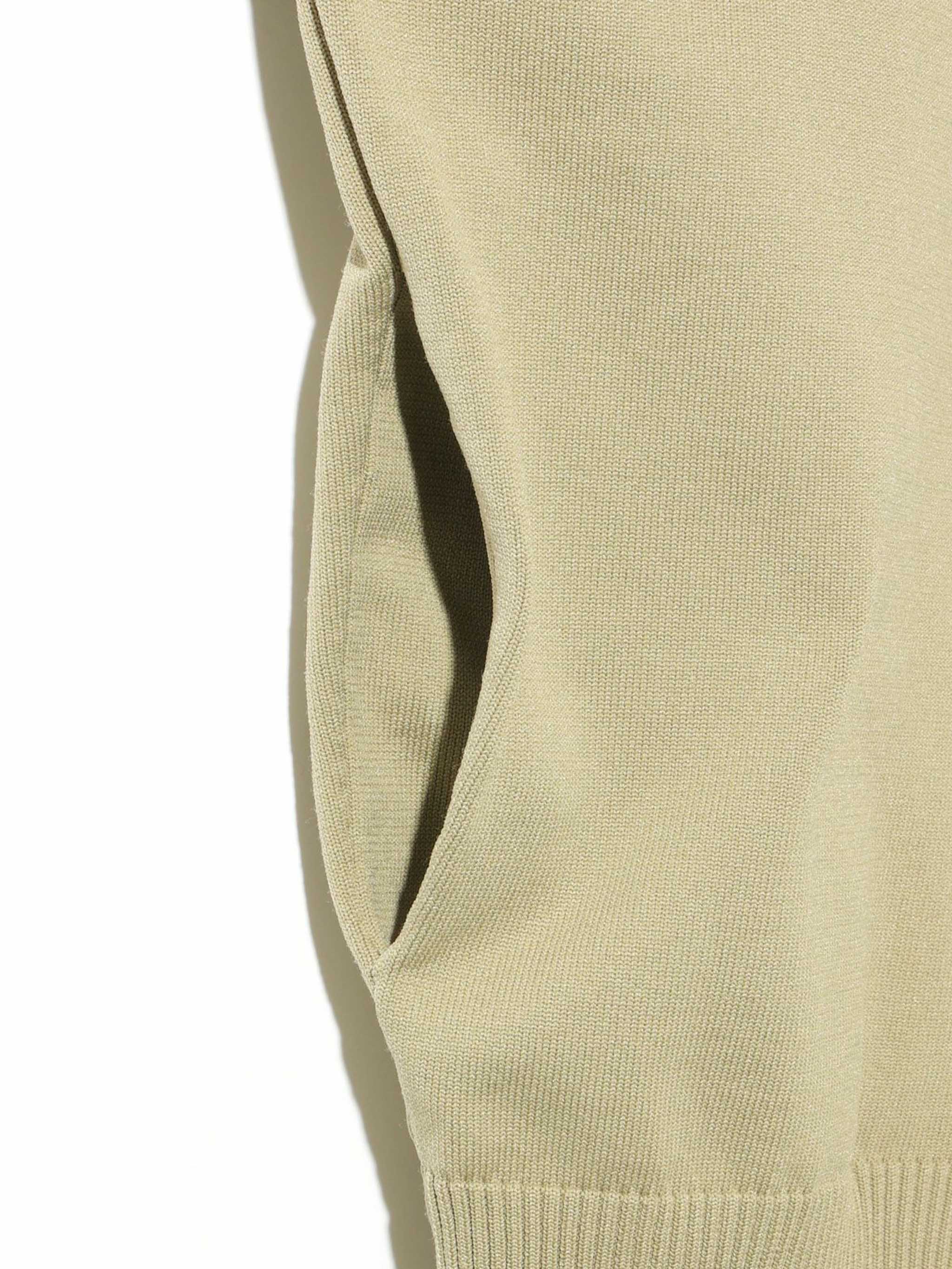 ハイネックジップカーディガン