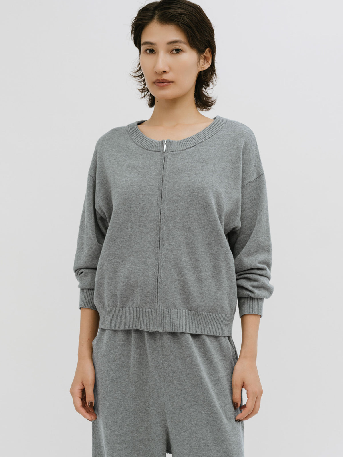 calm zip knit