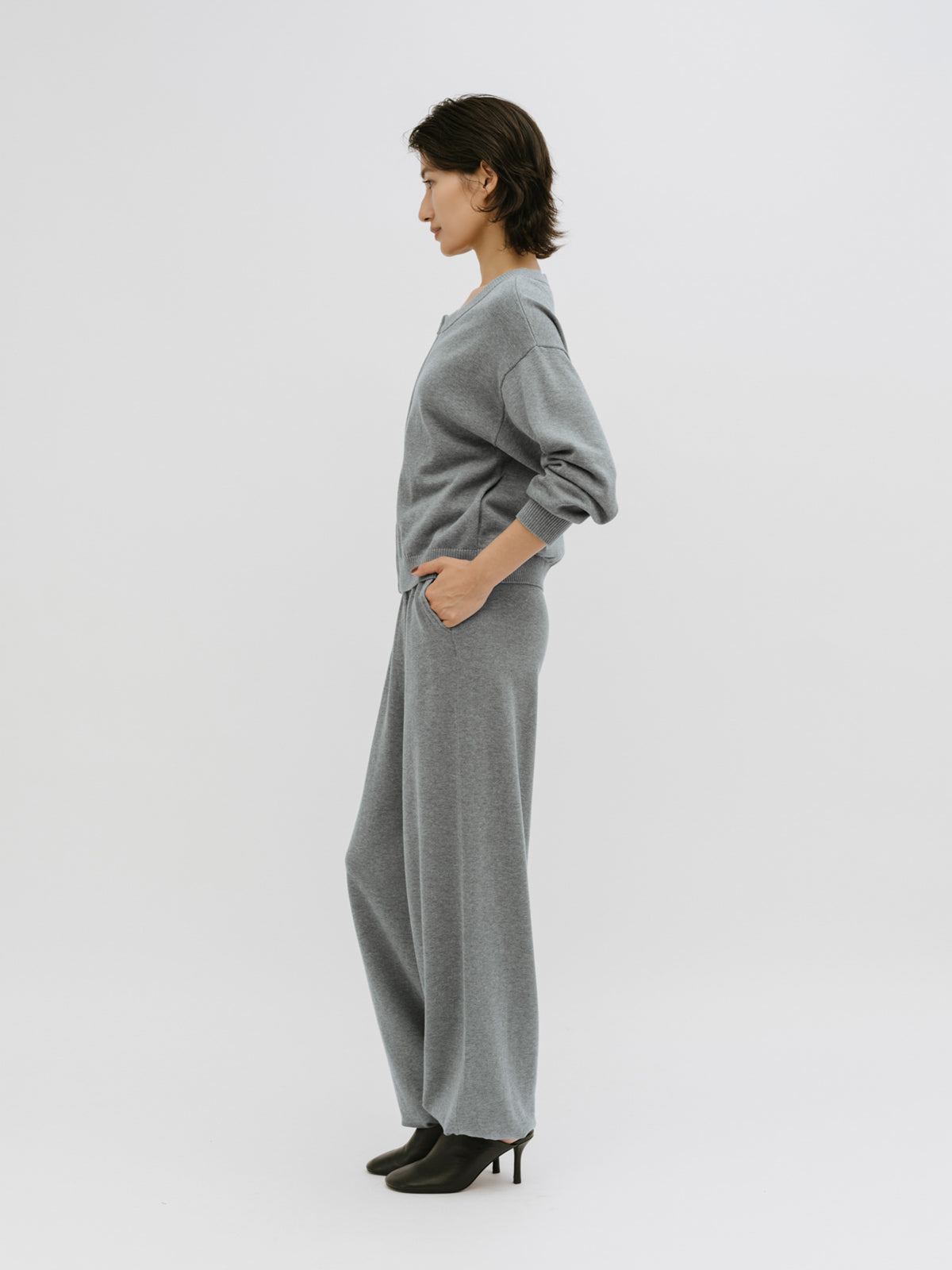 calm zip knit
