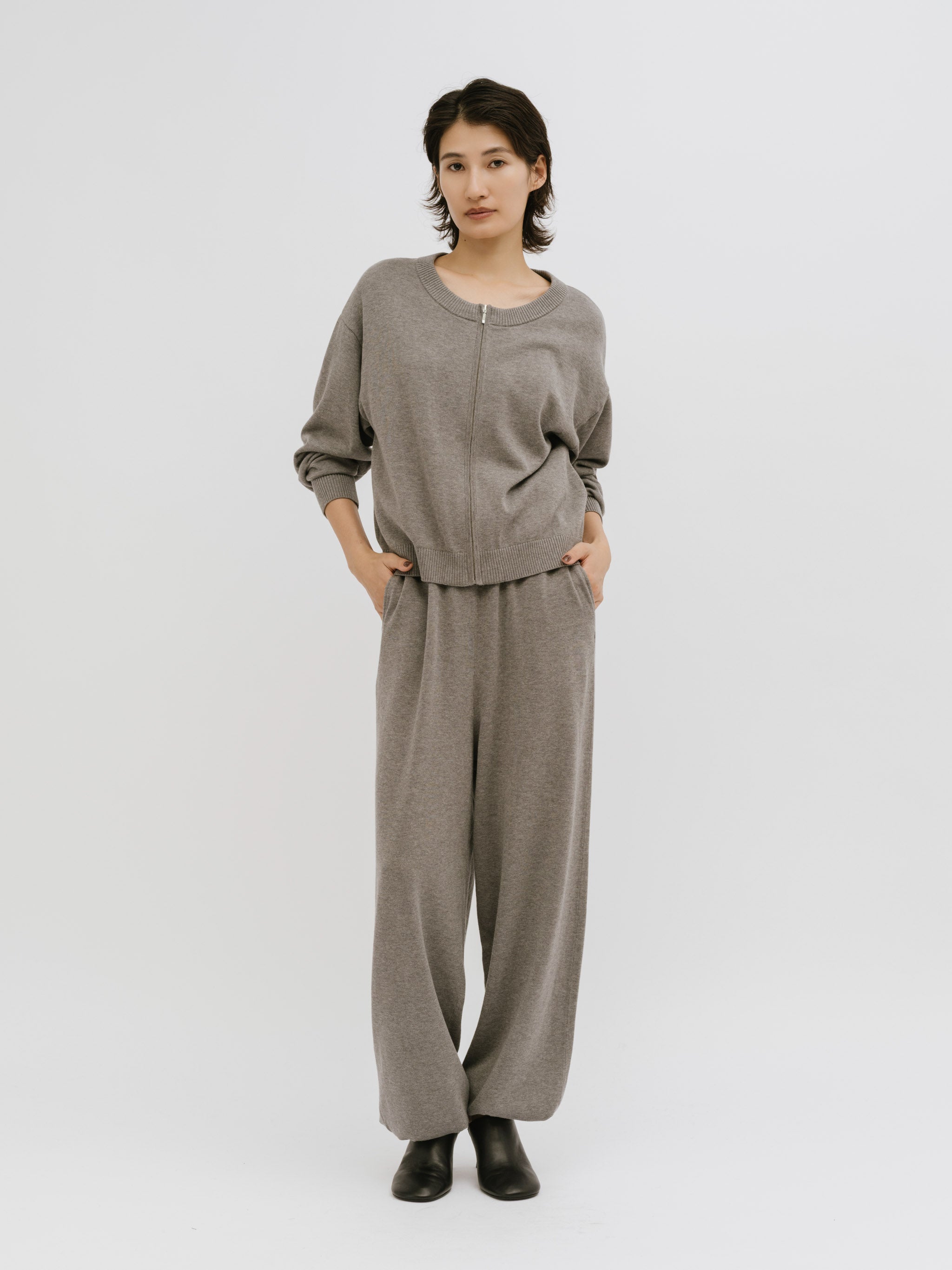 calm zip knit
