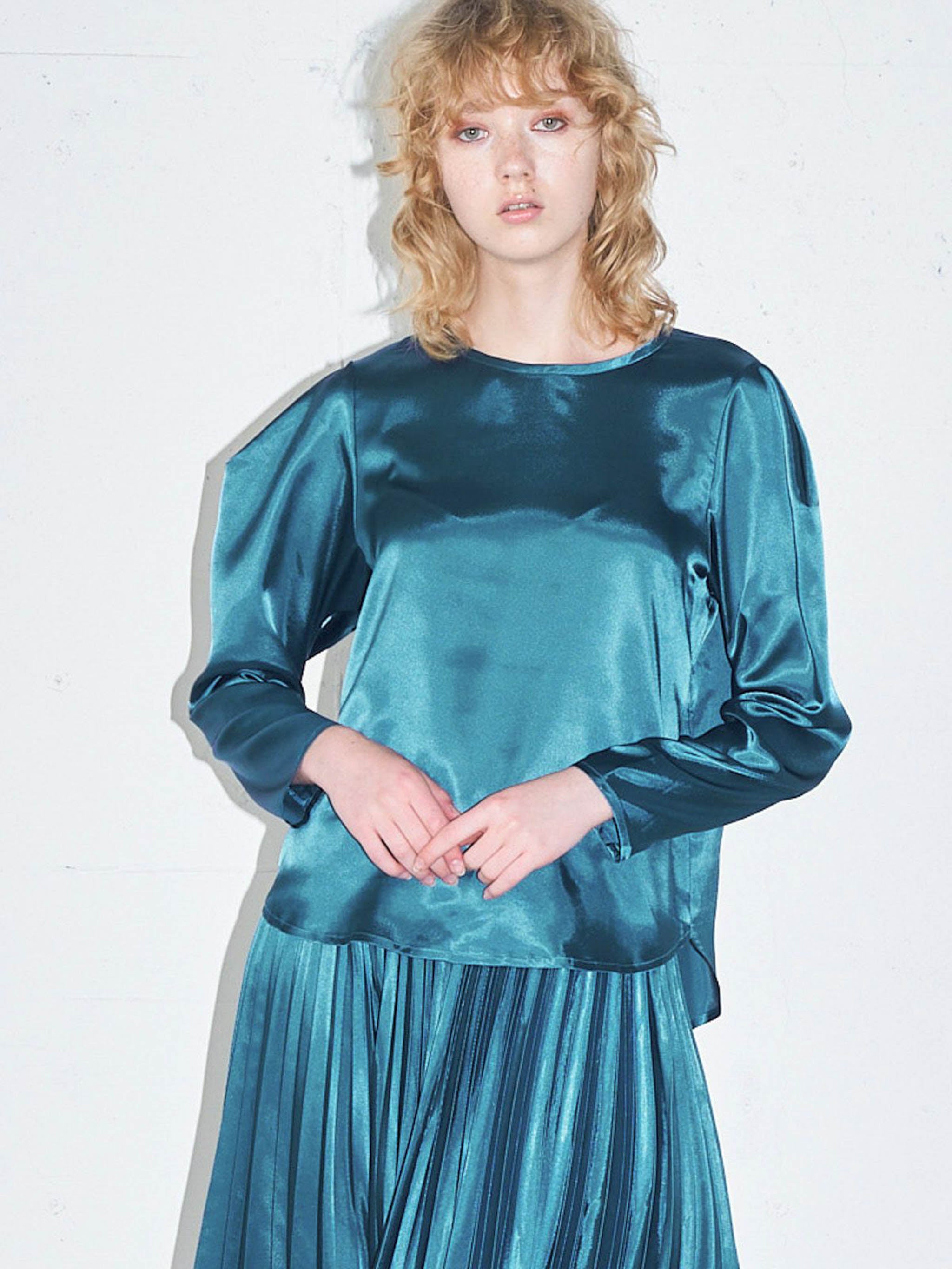 パフスリーブサテンブラウス(3-1631)