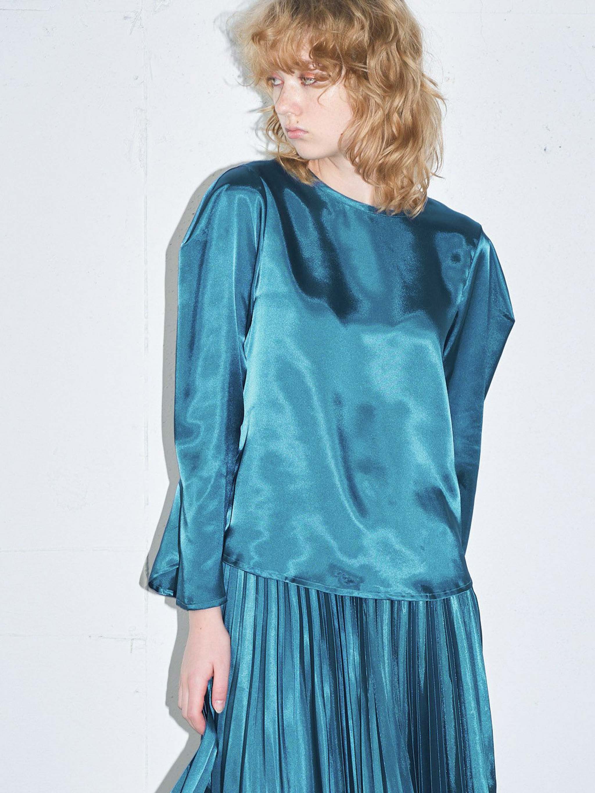 パフスリーブサテンブラウス(3-1631)