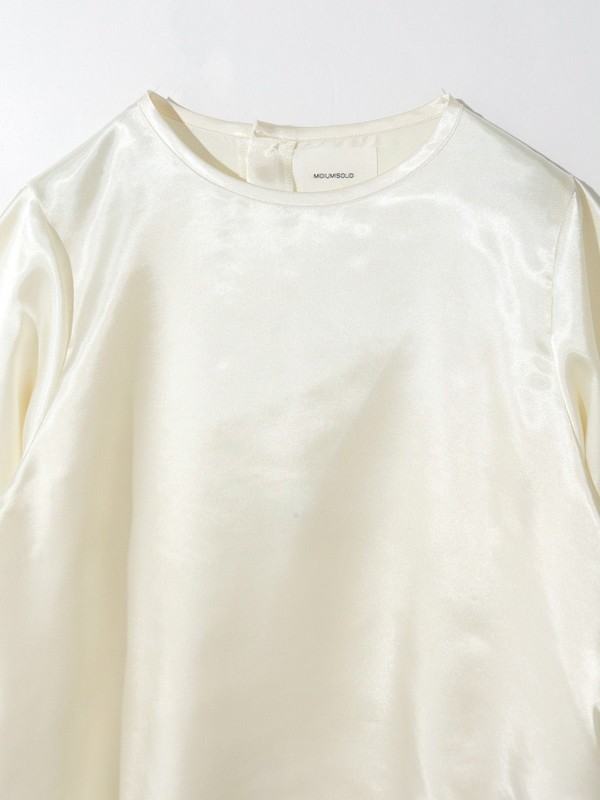 パフスリーブサテンブラウス(3-1631)