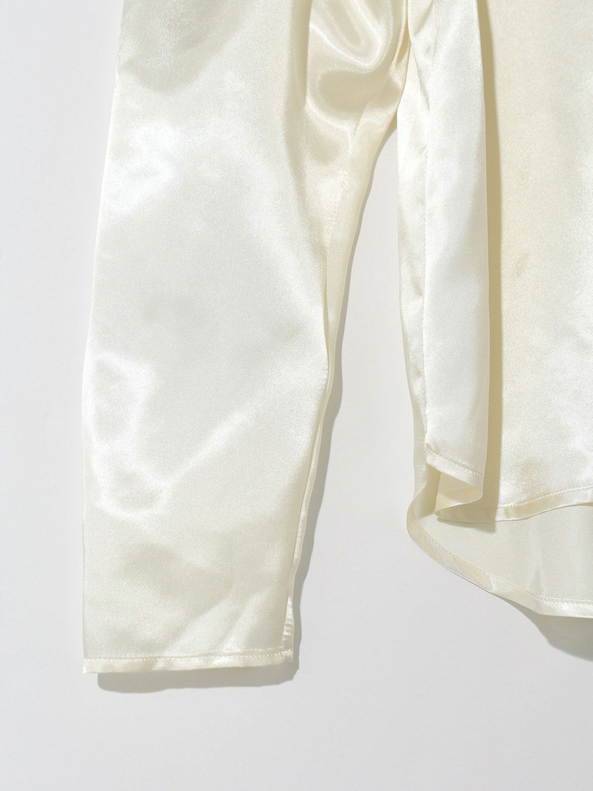 パフスリーブサテンブラウス(3-1631)