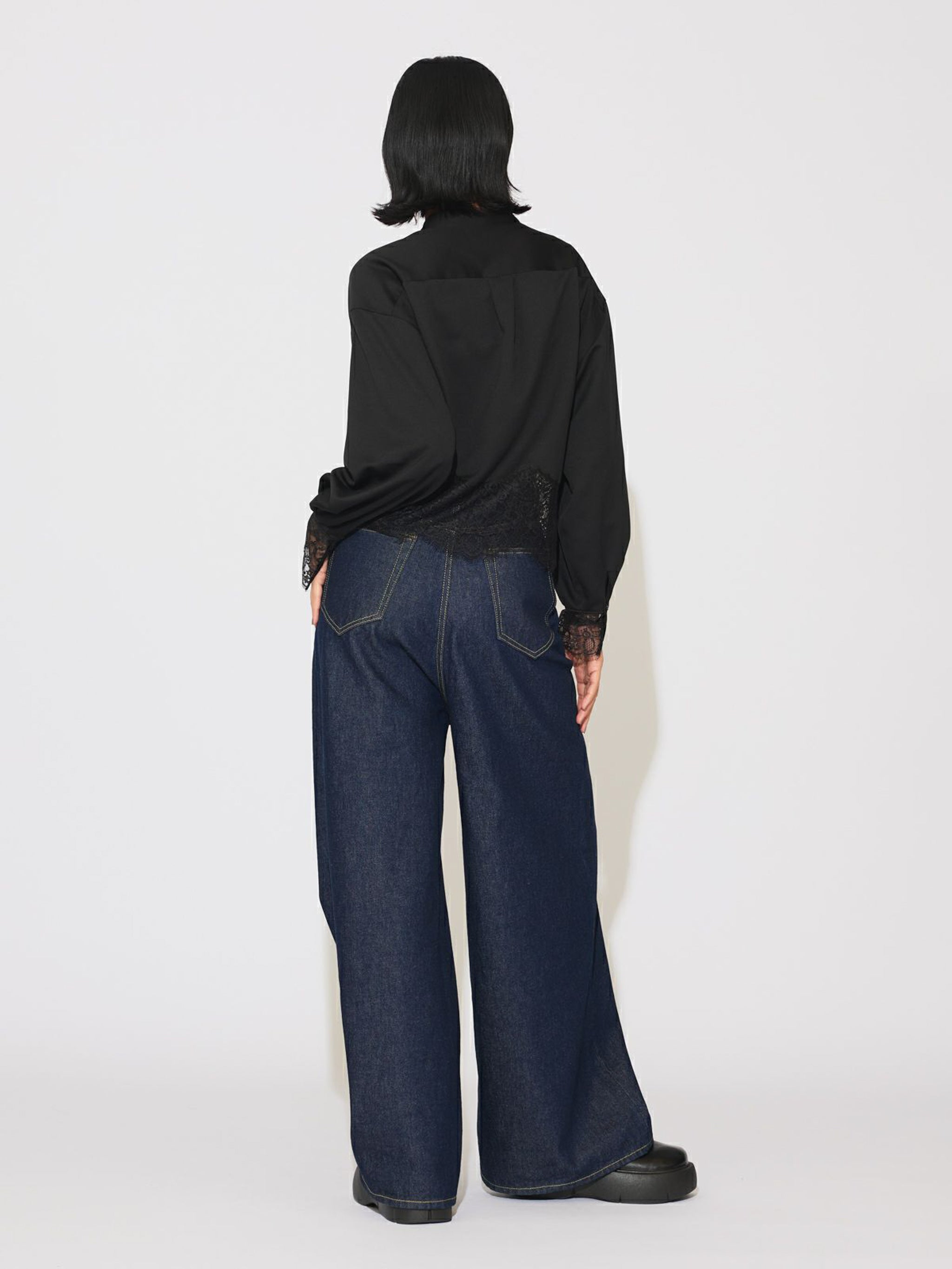 レースカットワークシャツ