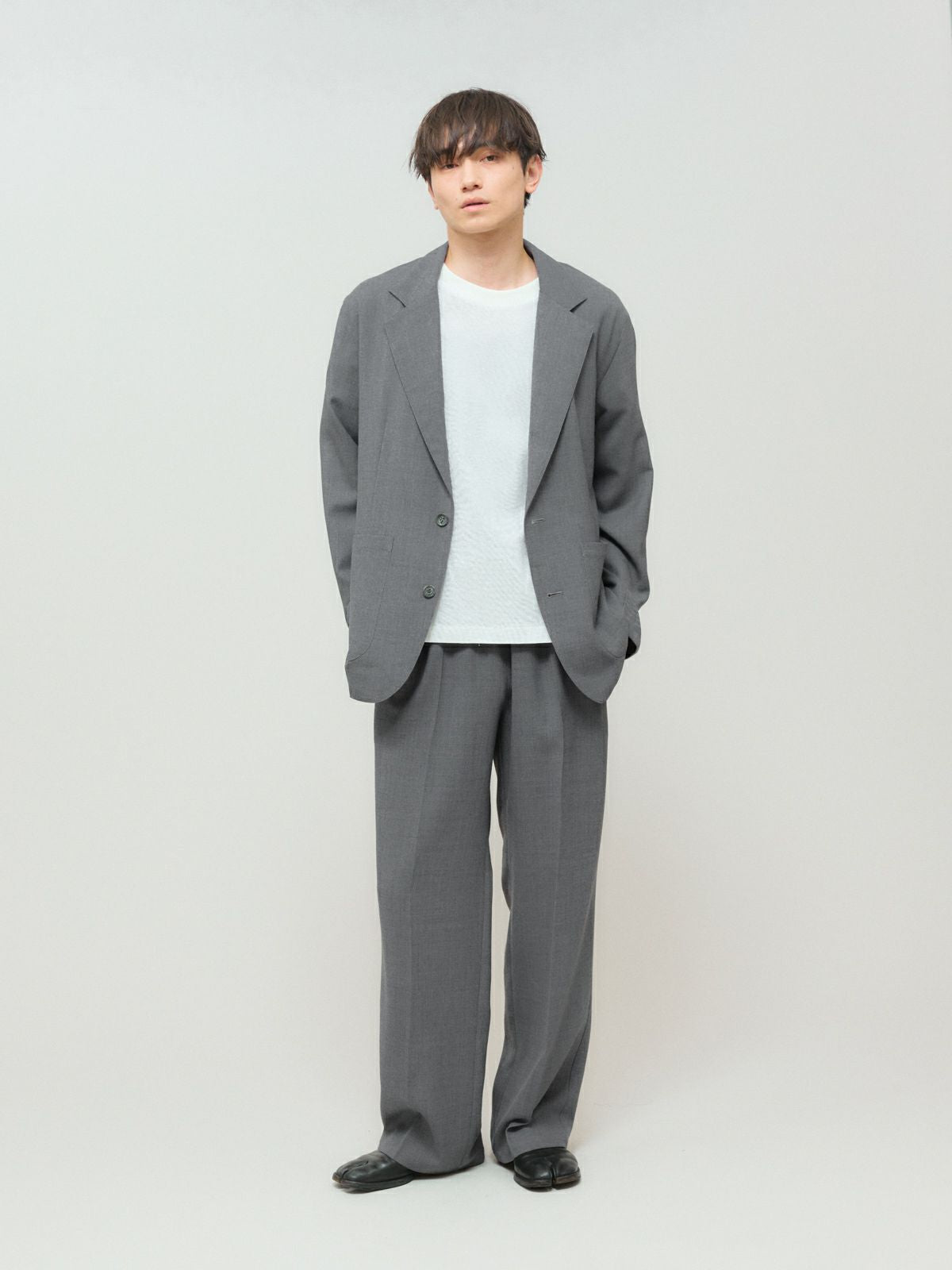 tuck straight slacks