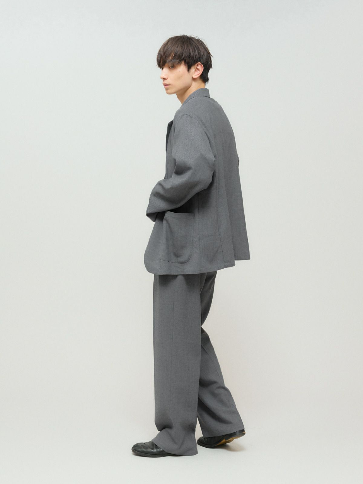 tuck straight slacks