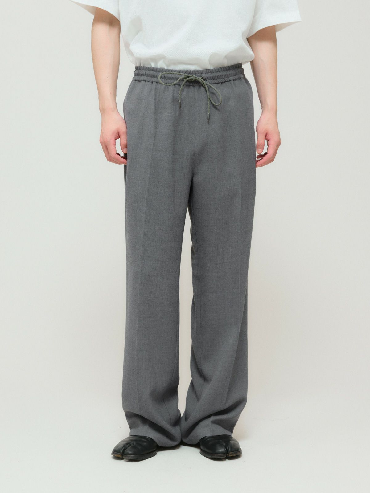 tuck straight slacks