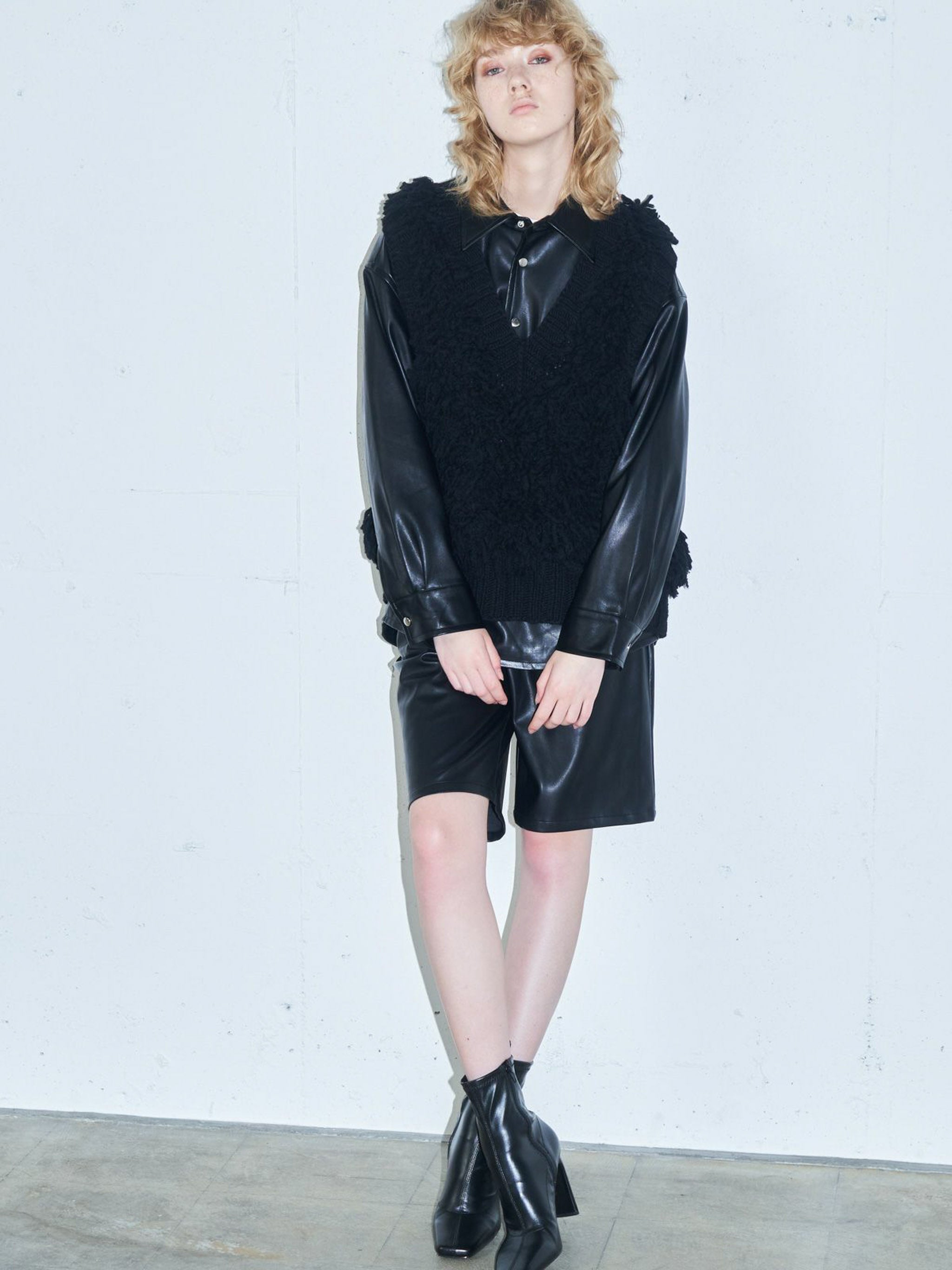 シンセティックレザーハーフパンツ(3-1329)