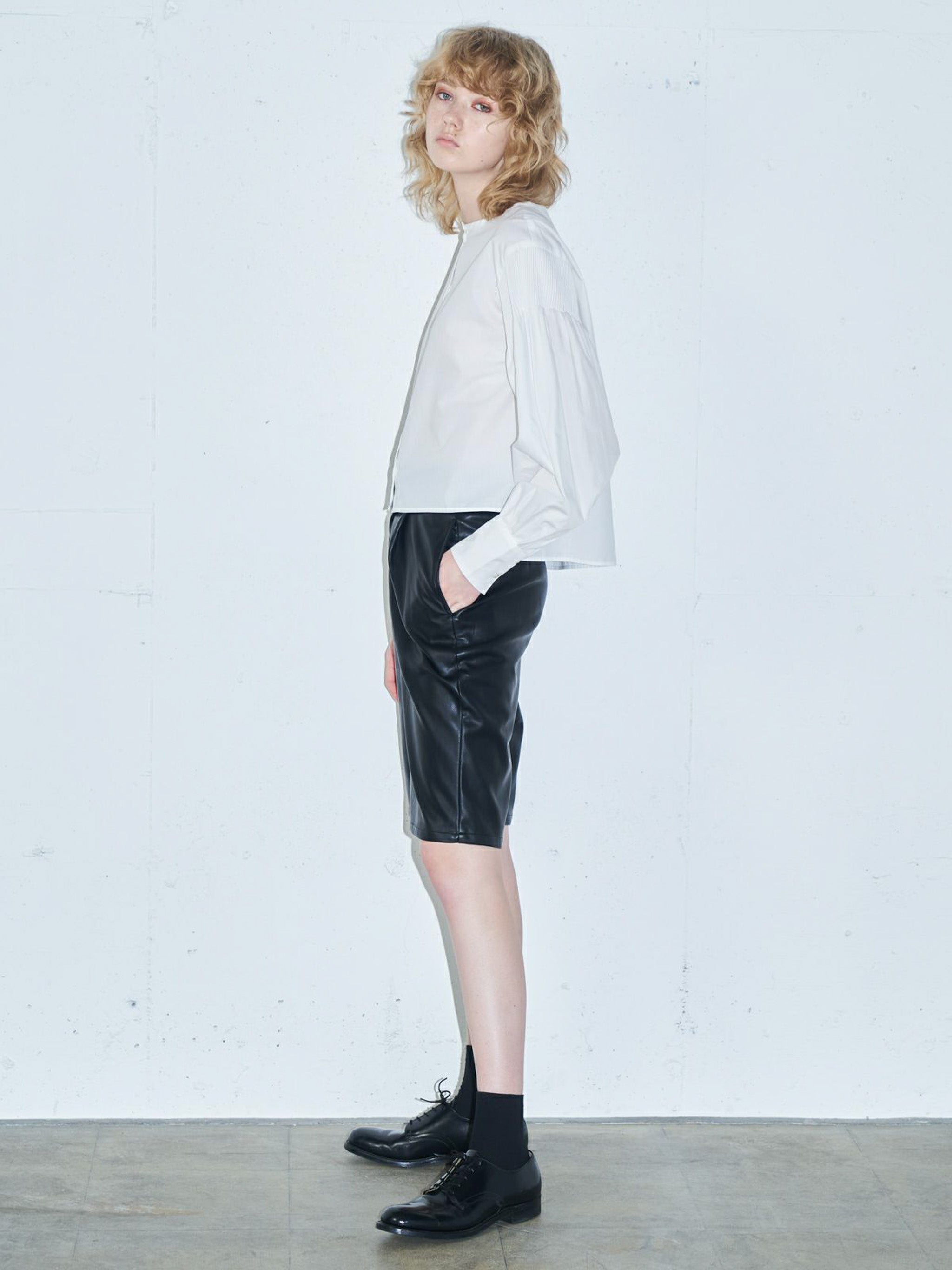 シンセティックレザーハーフパンツ(3-1329)