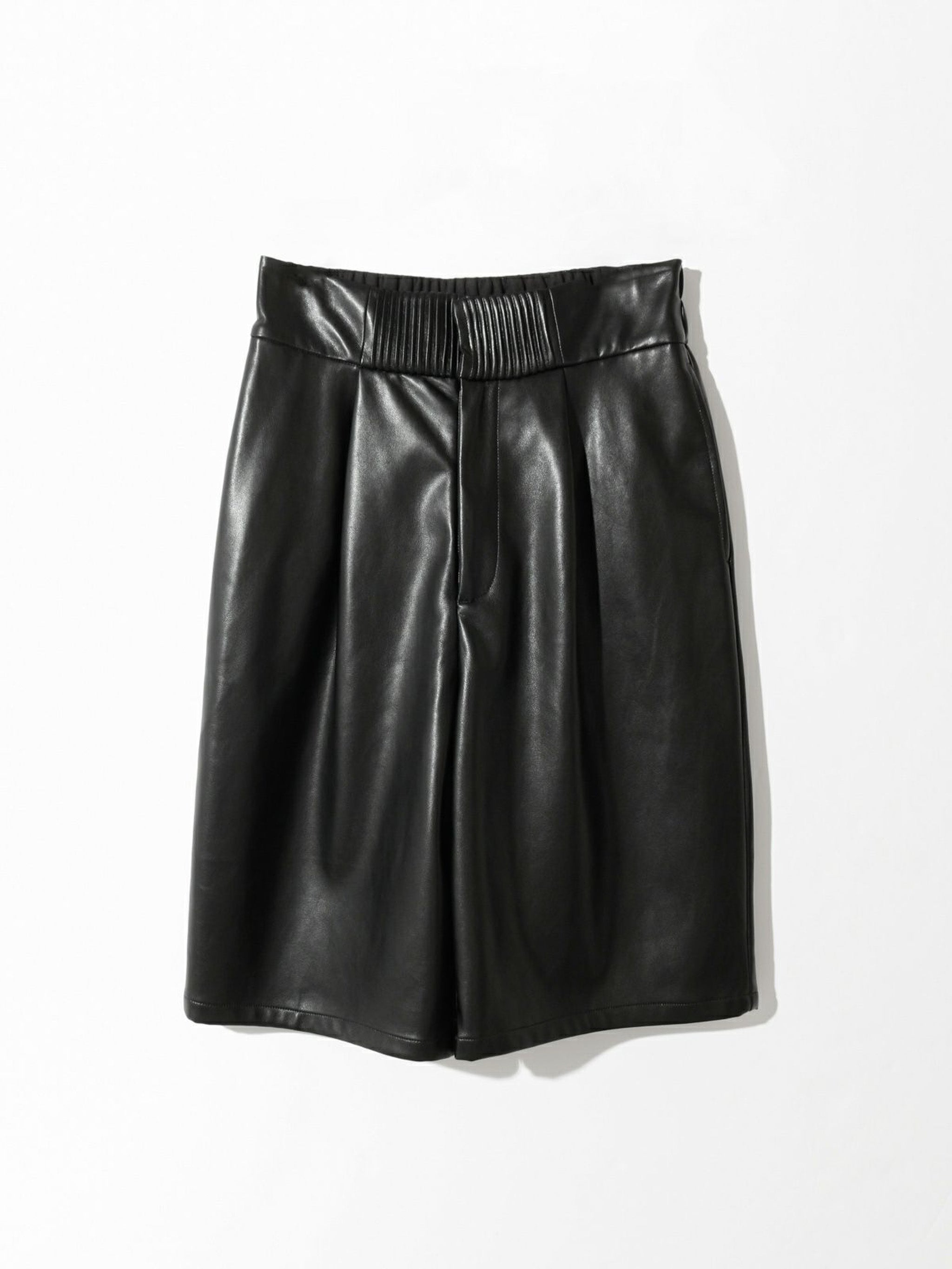 シンセティックレザーハーフパンツ(3-1329)