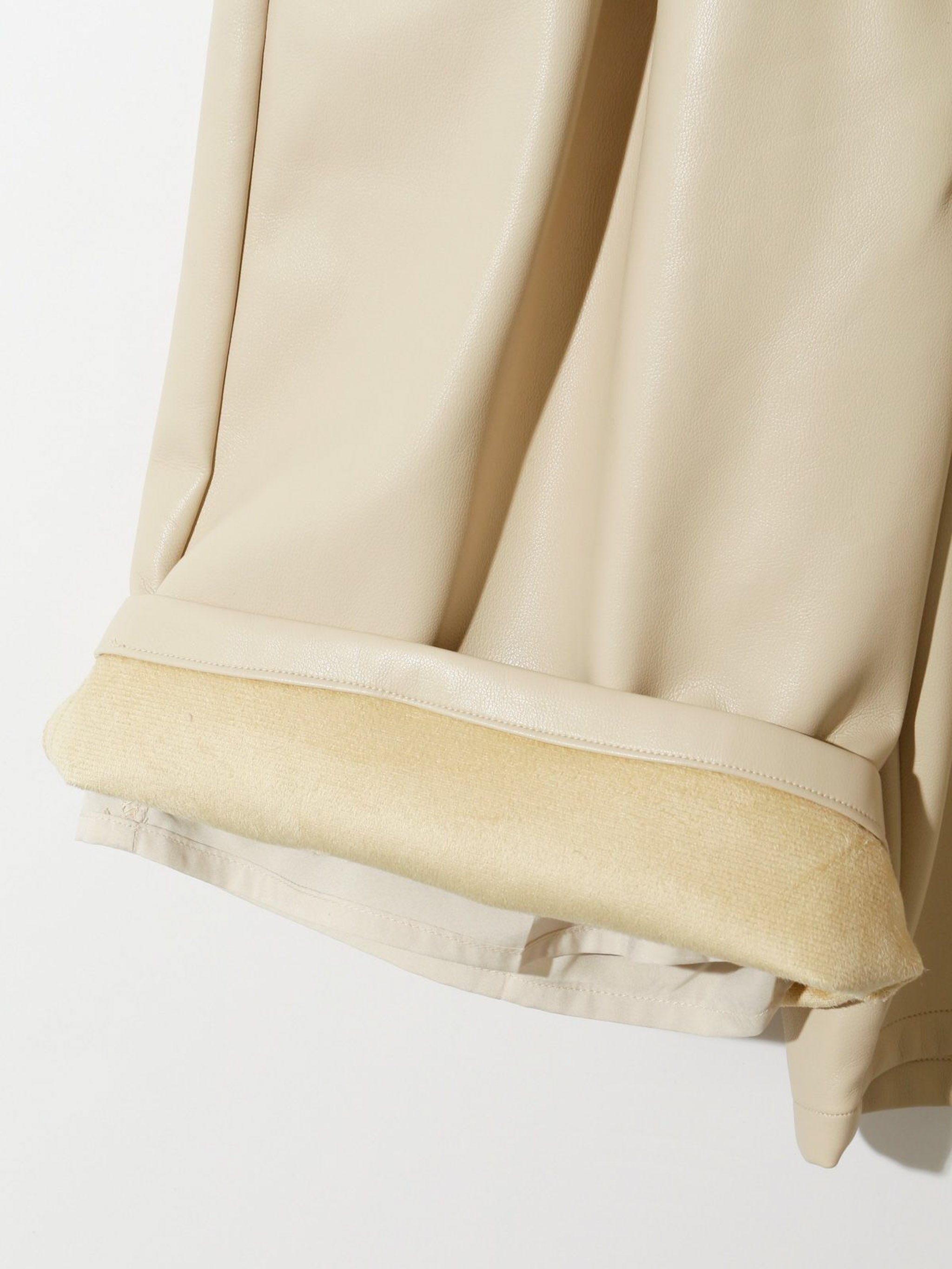 シンセティックレザーハーフパンツ(3-1329)