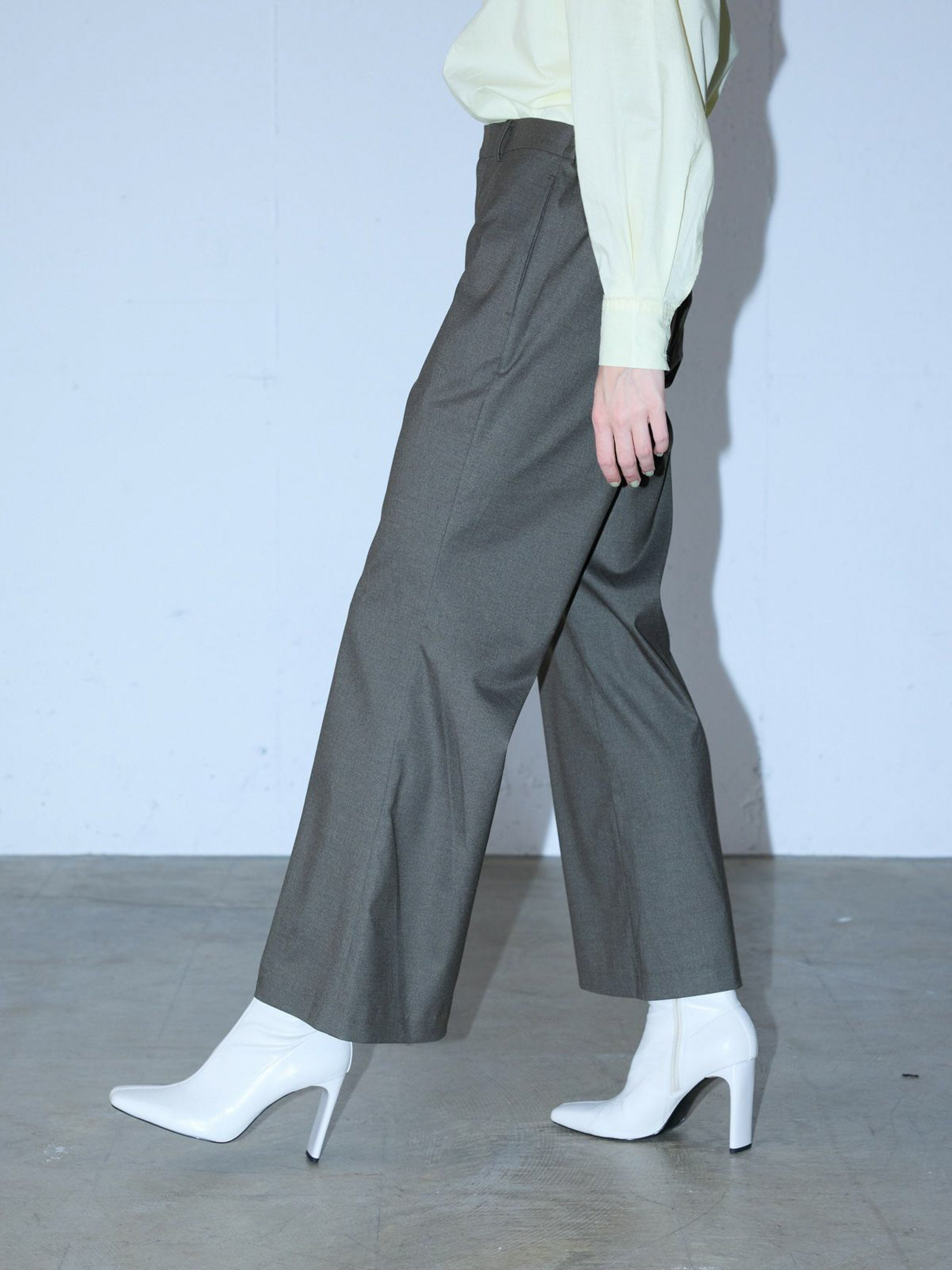 ハイウエストフレアパンツ