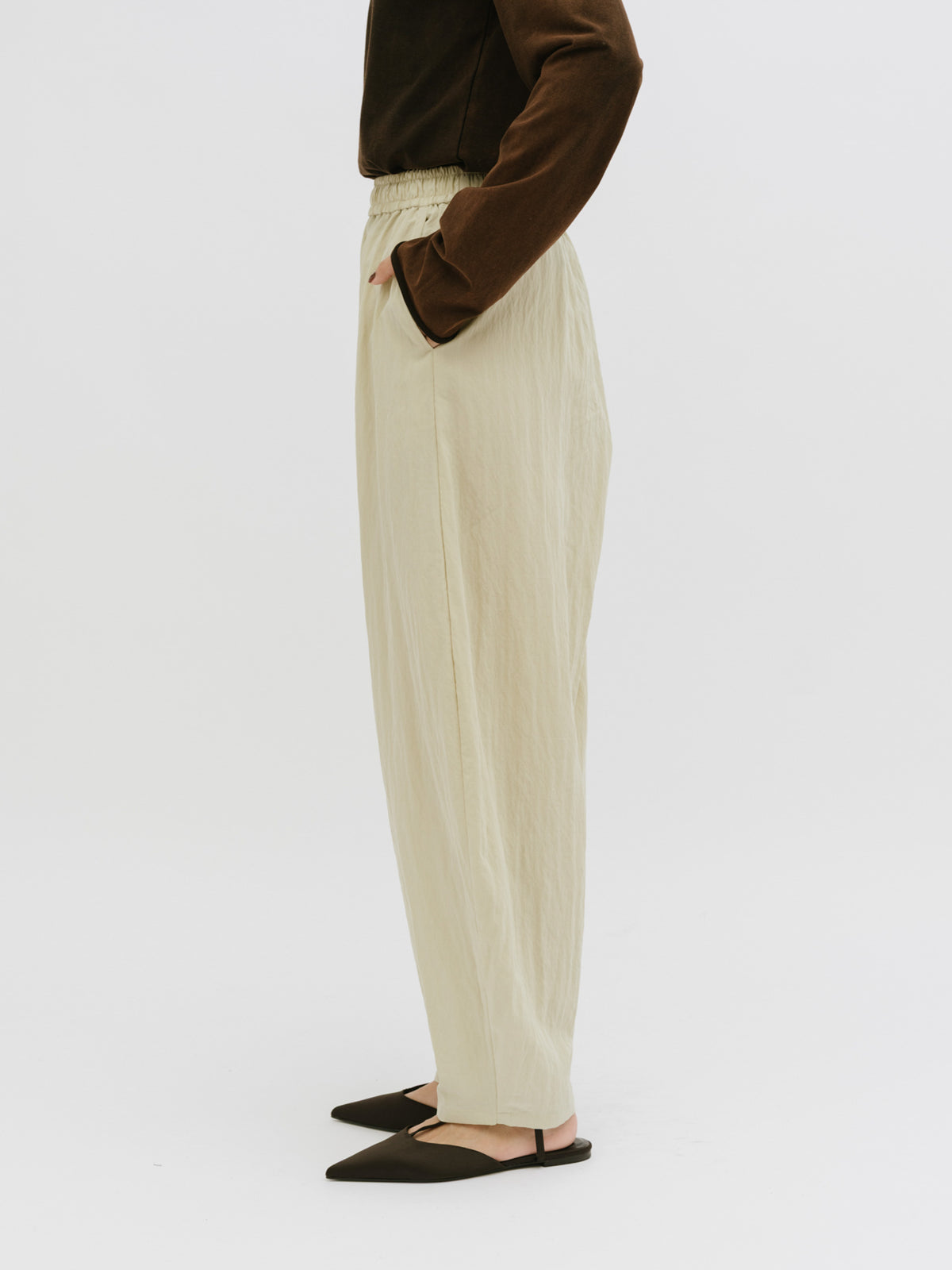 soft curve nylon pants
