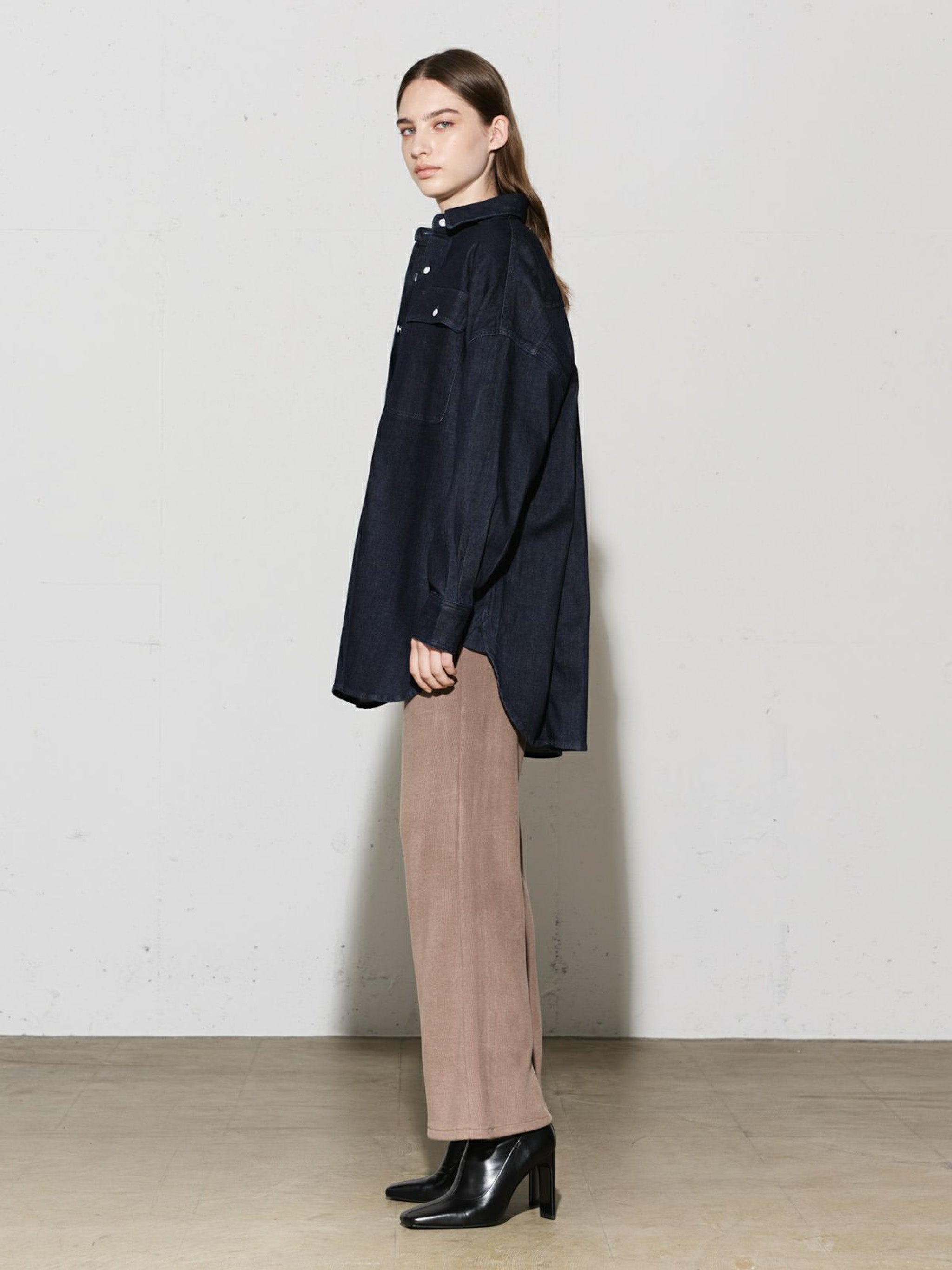 Healthy DENIM x MIDIUMISOLID ビッグシャツ Almond