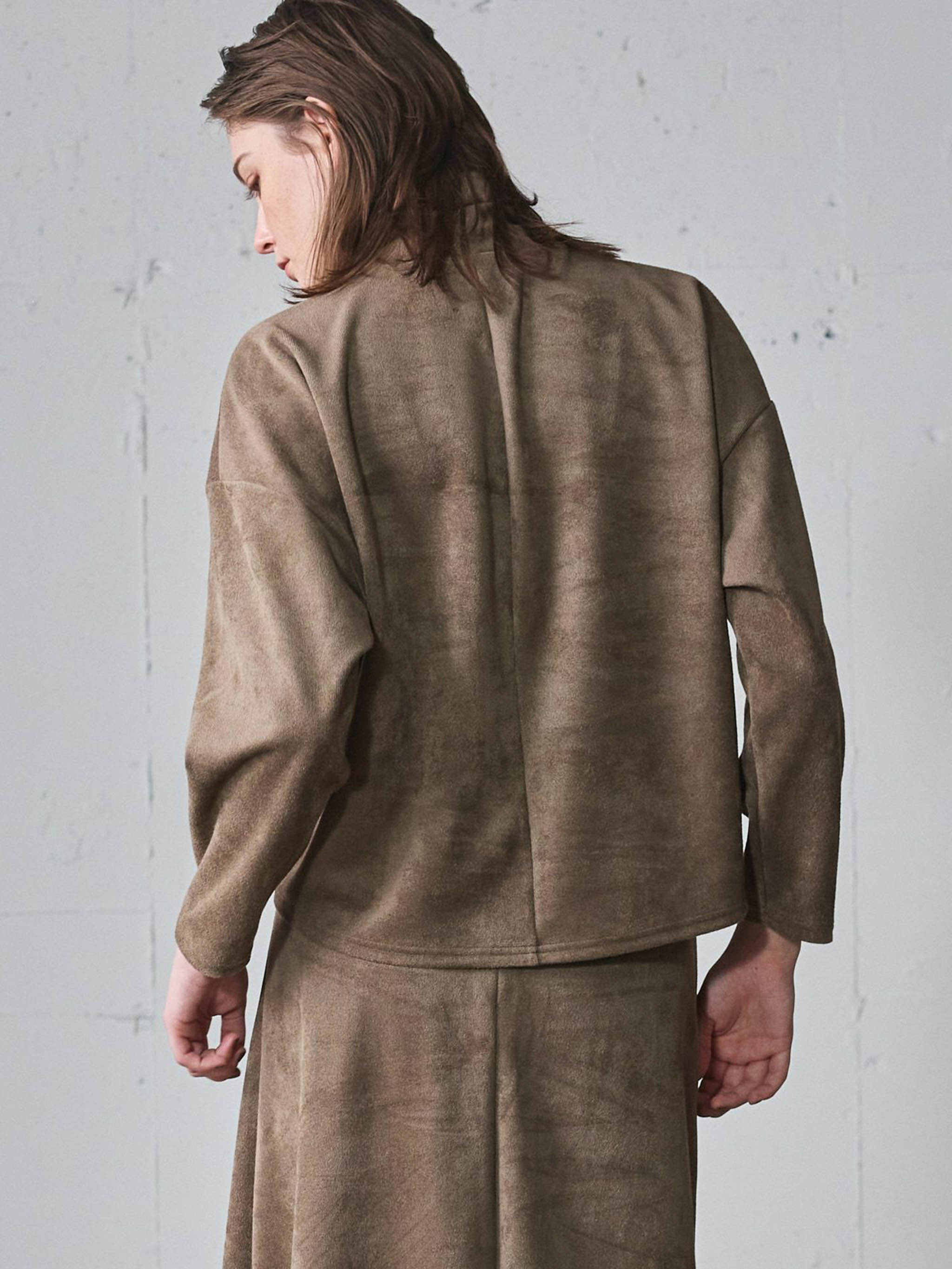 スエードショートプルオーバー