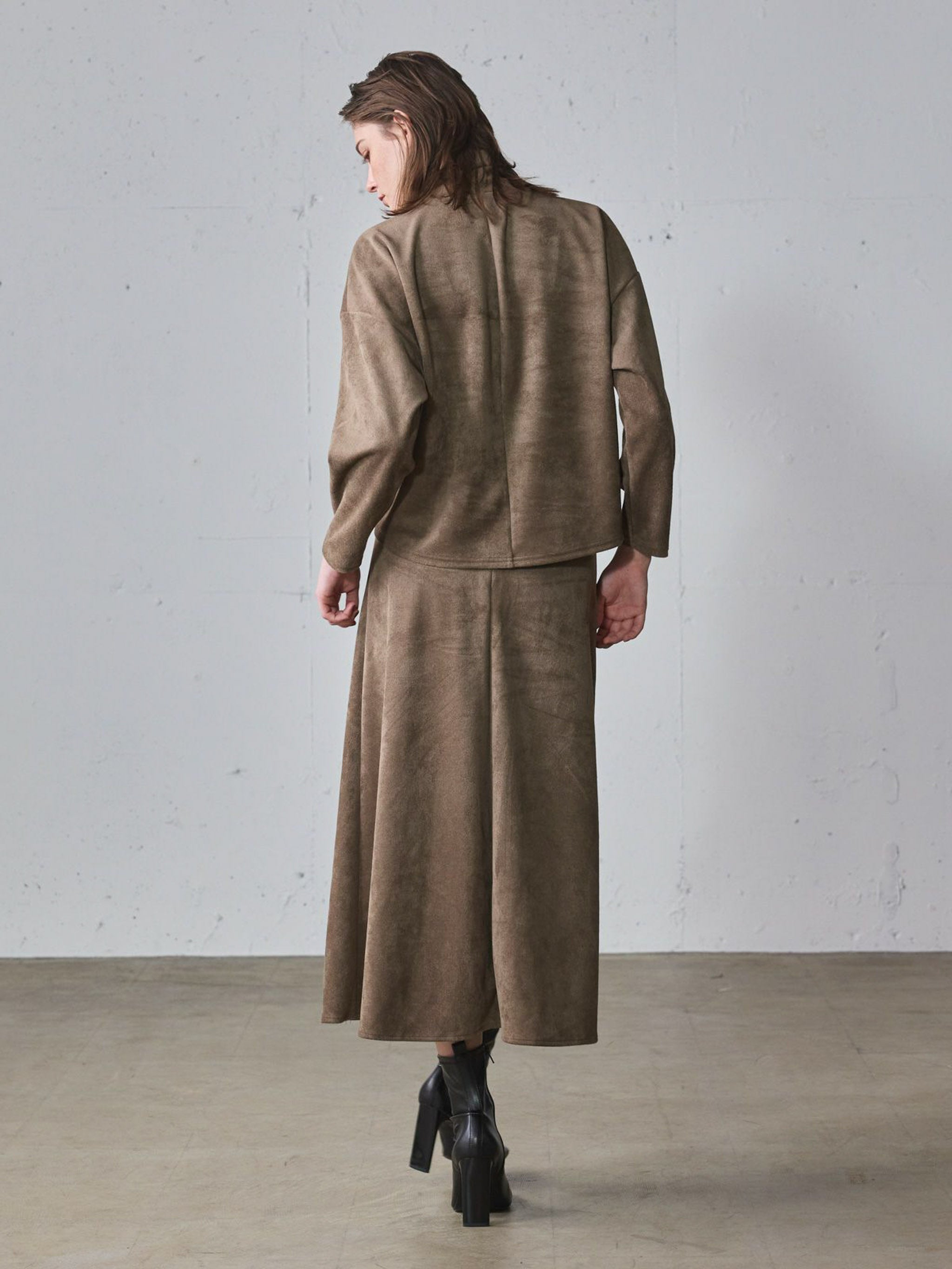 スエードショートプルオーバー