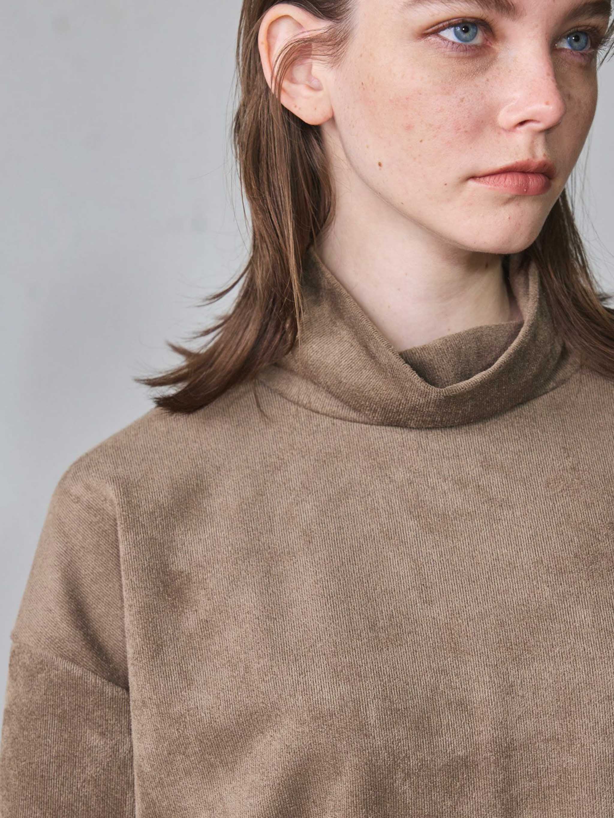 スエードショートプルオーバー