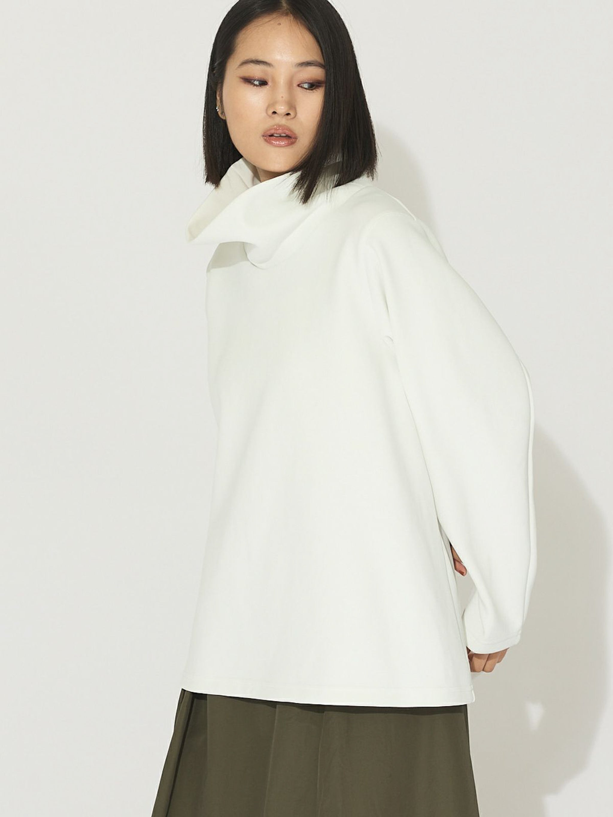 ダブルニットハイネックロングプルオーバー