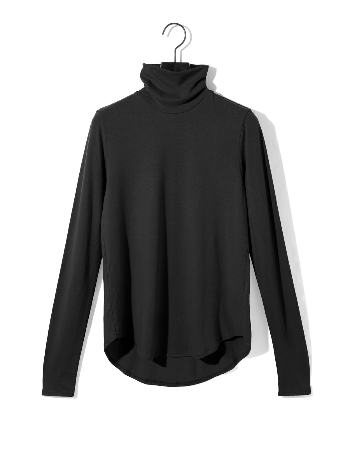 hi-neck round hem pullover