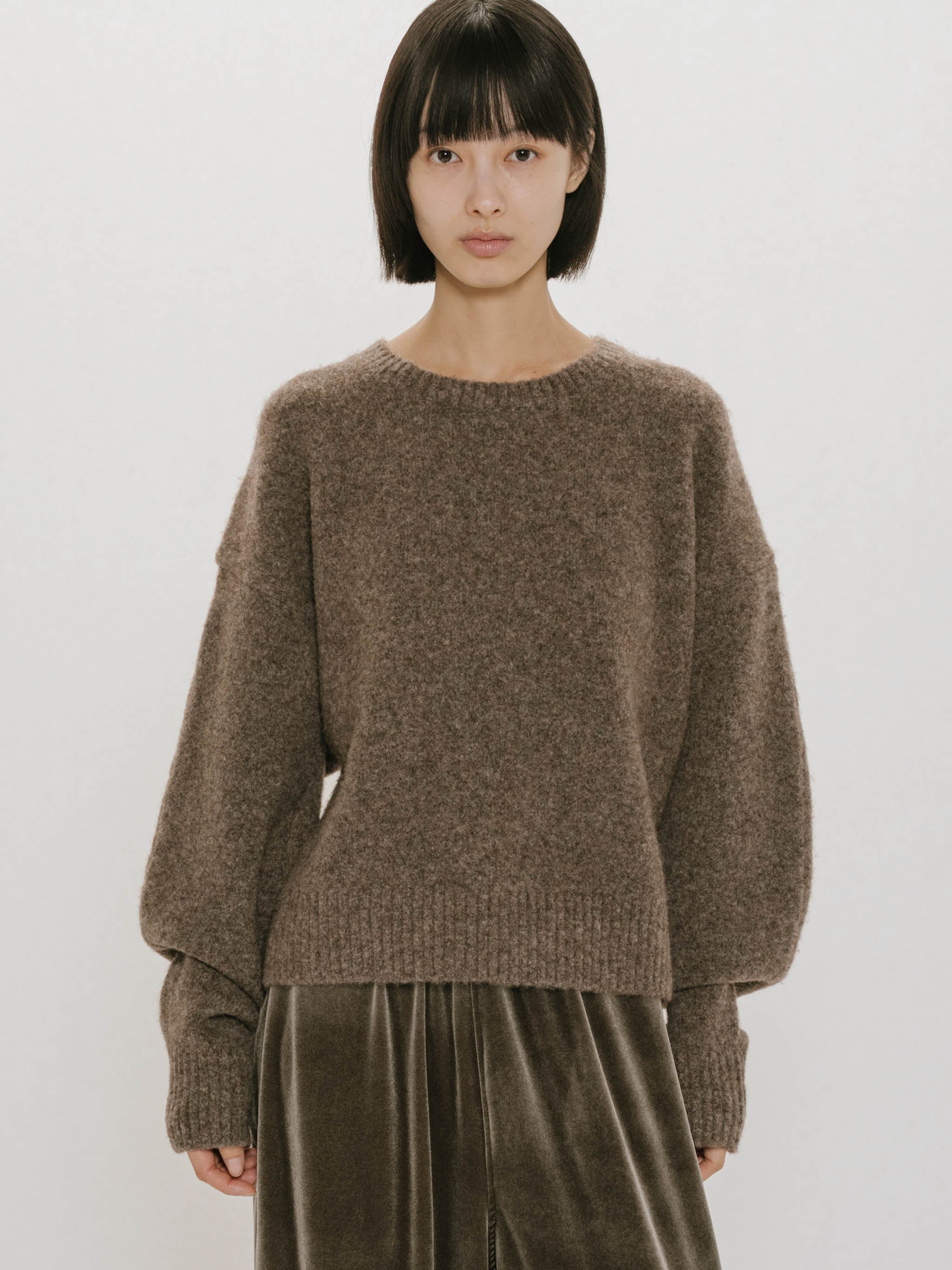wool curve sleeve pullover