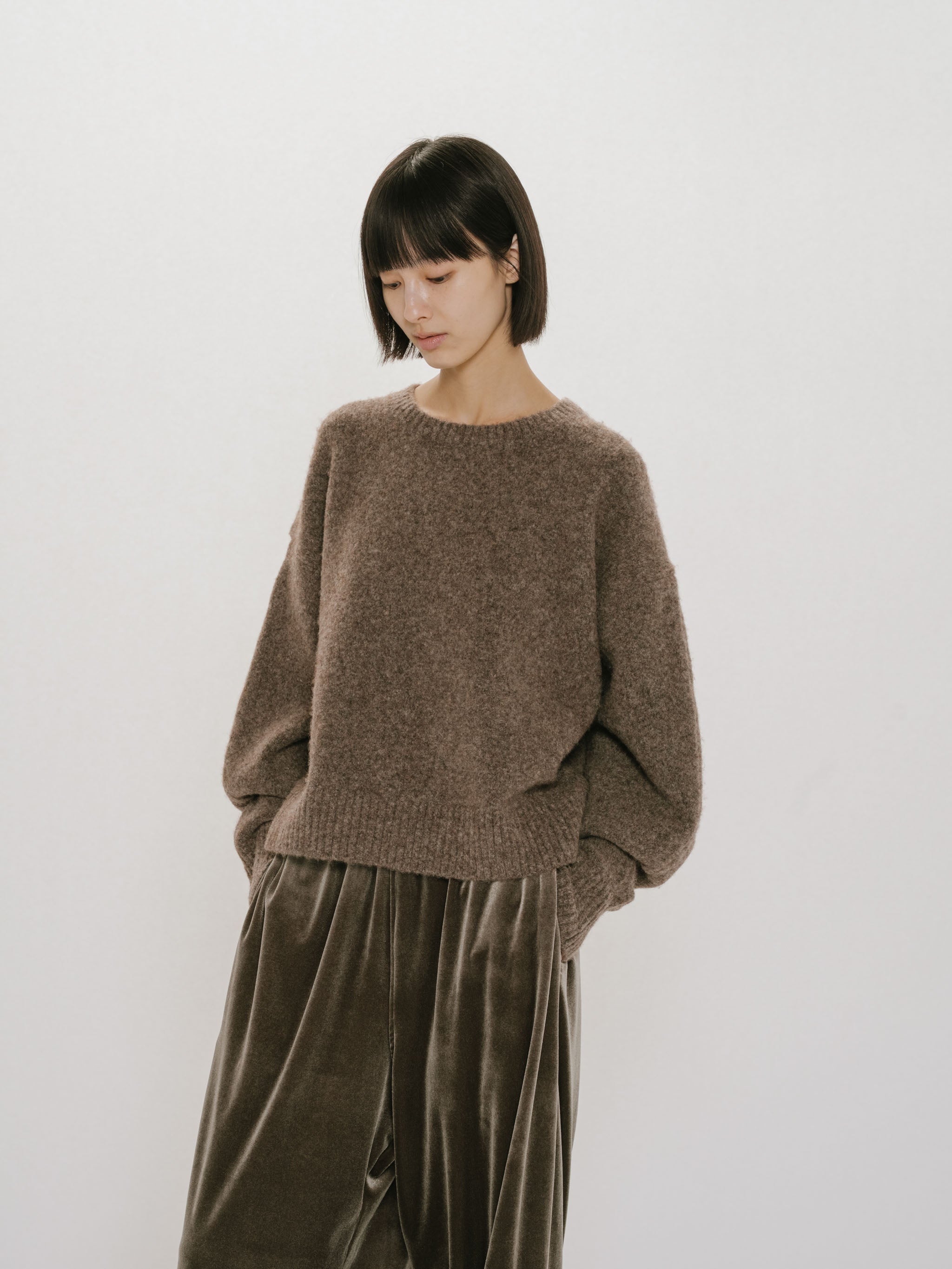wool curve sleeve pullover