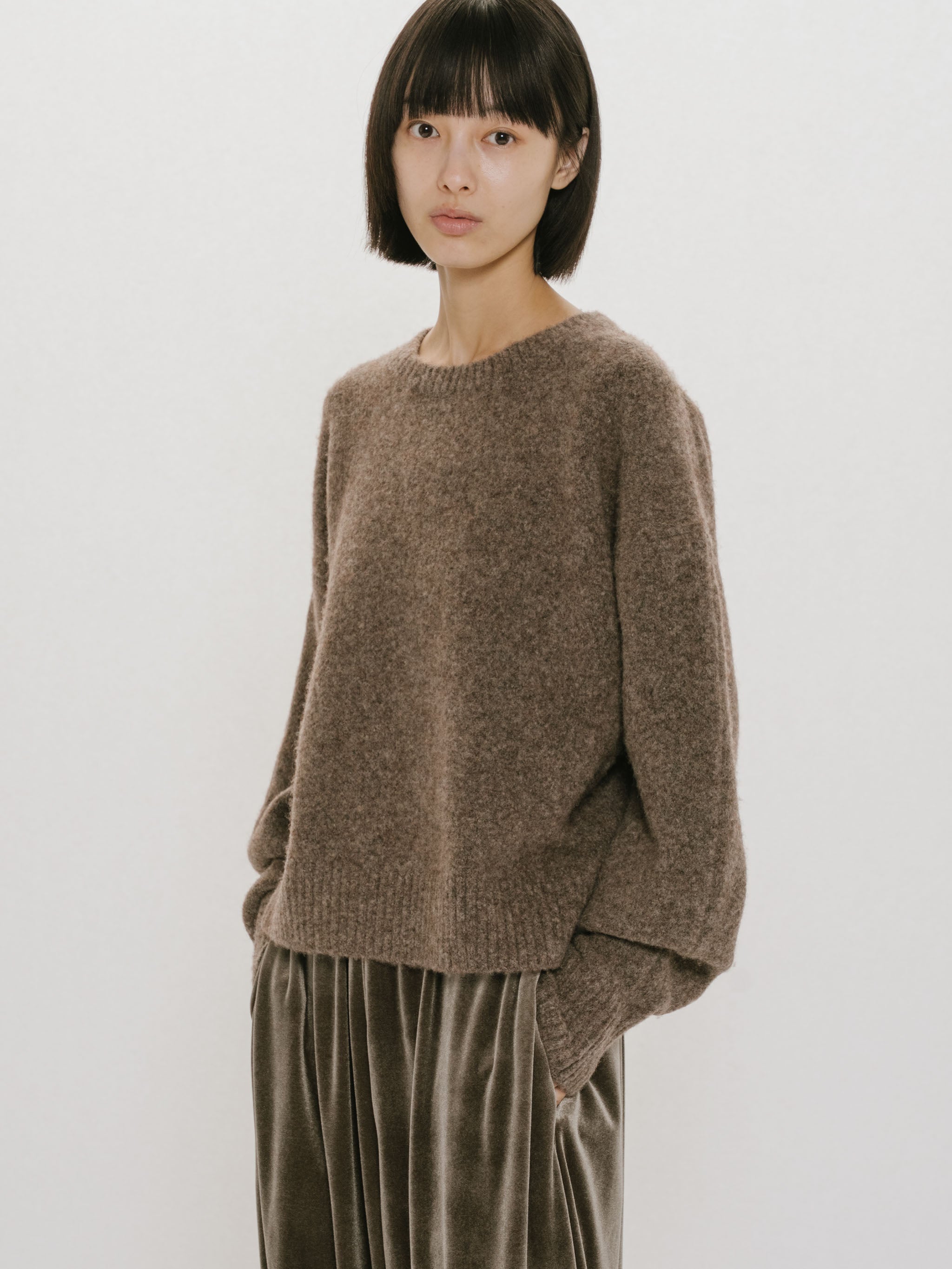 wool curve sleeve pullover