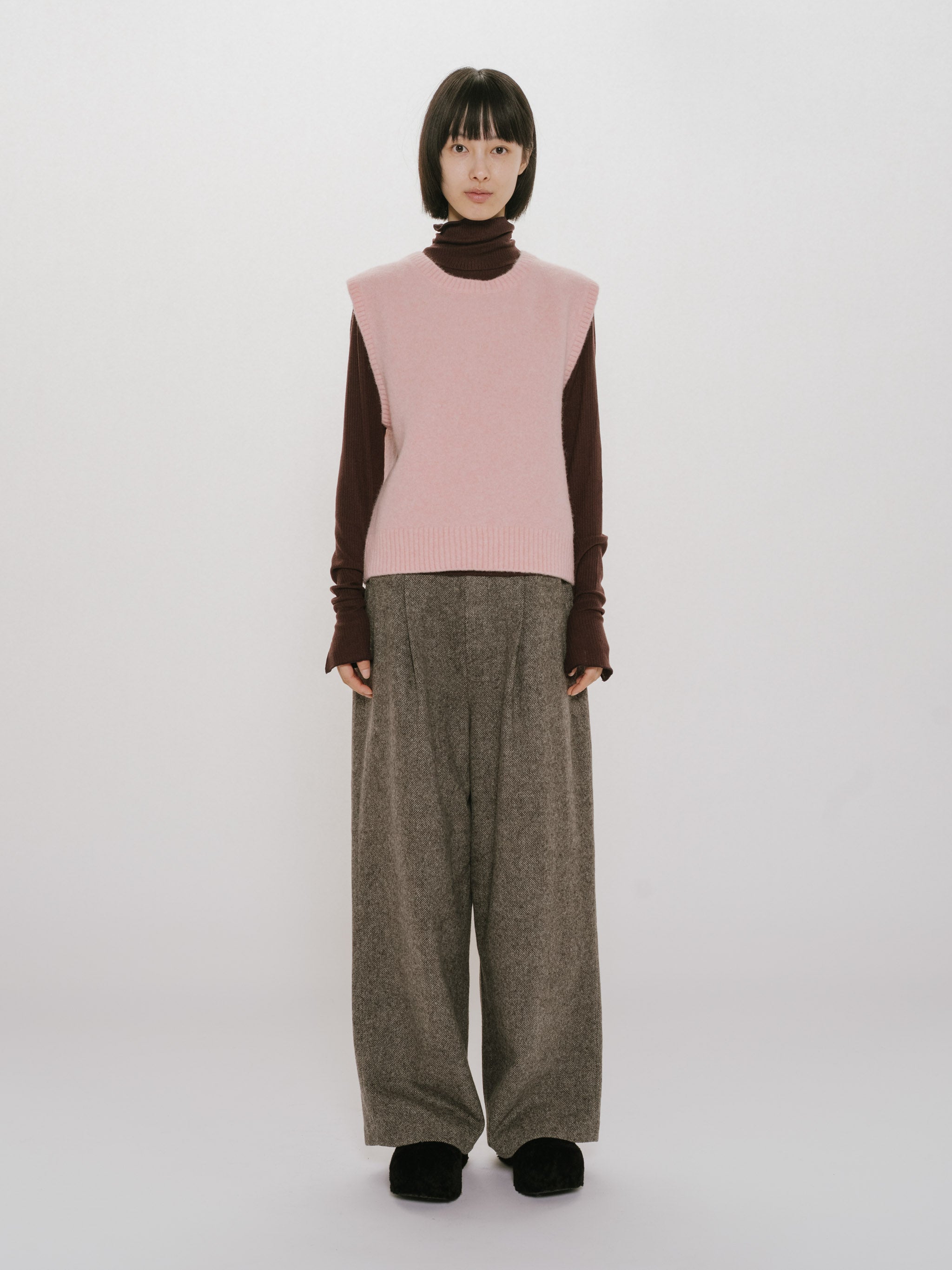 wool no sleeve pullover