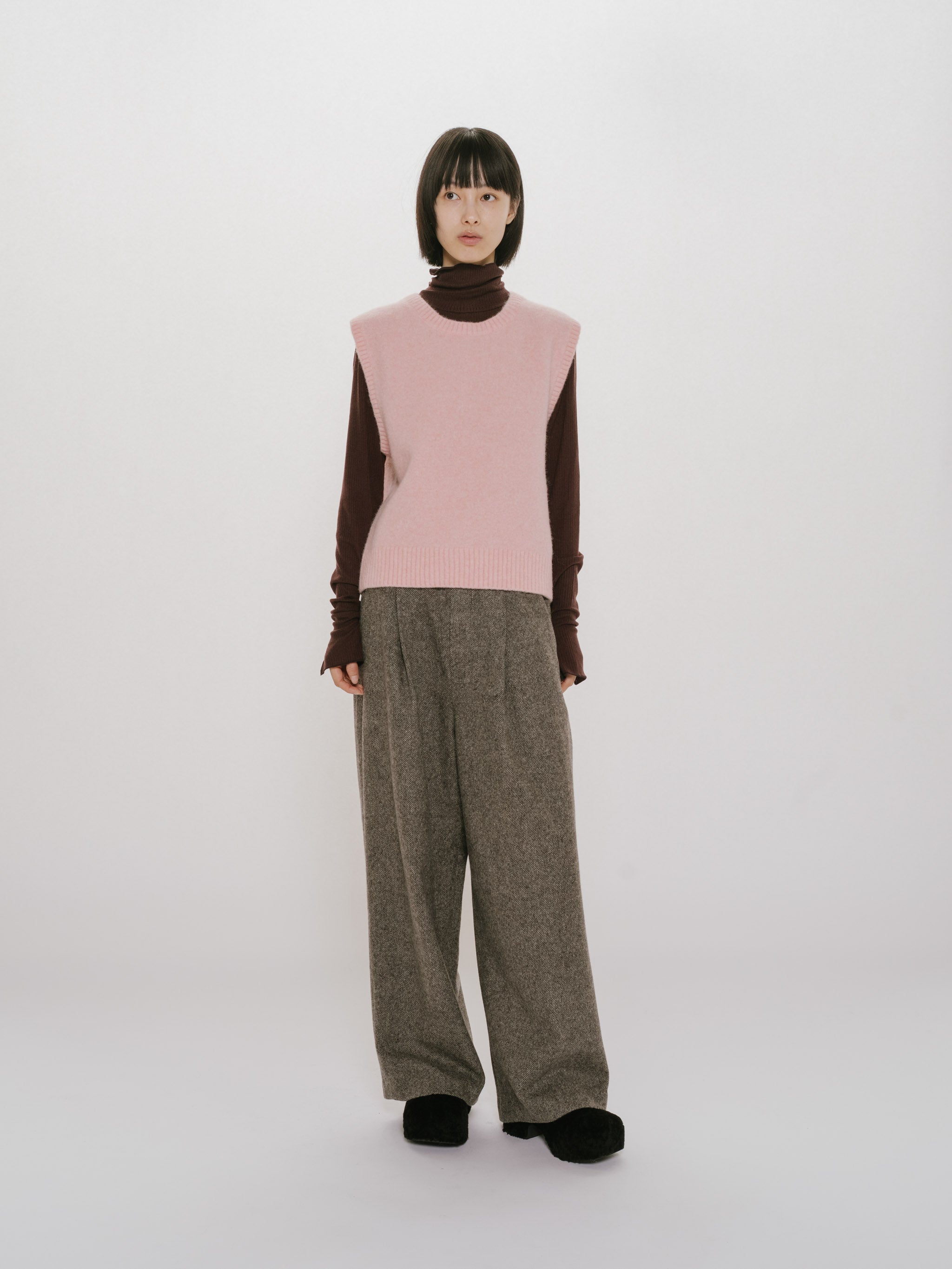 wool no sleeve pullover
